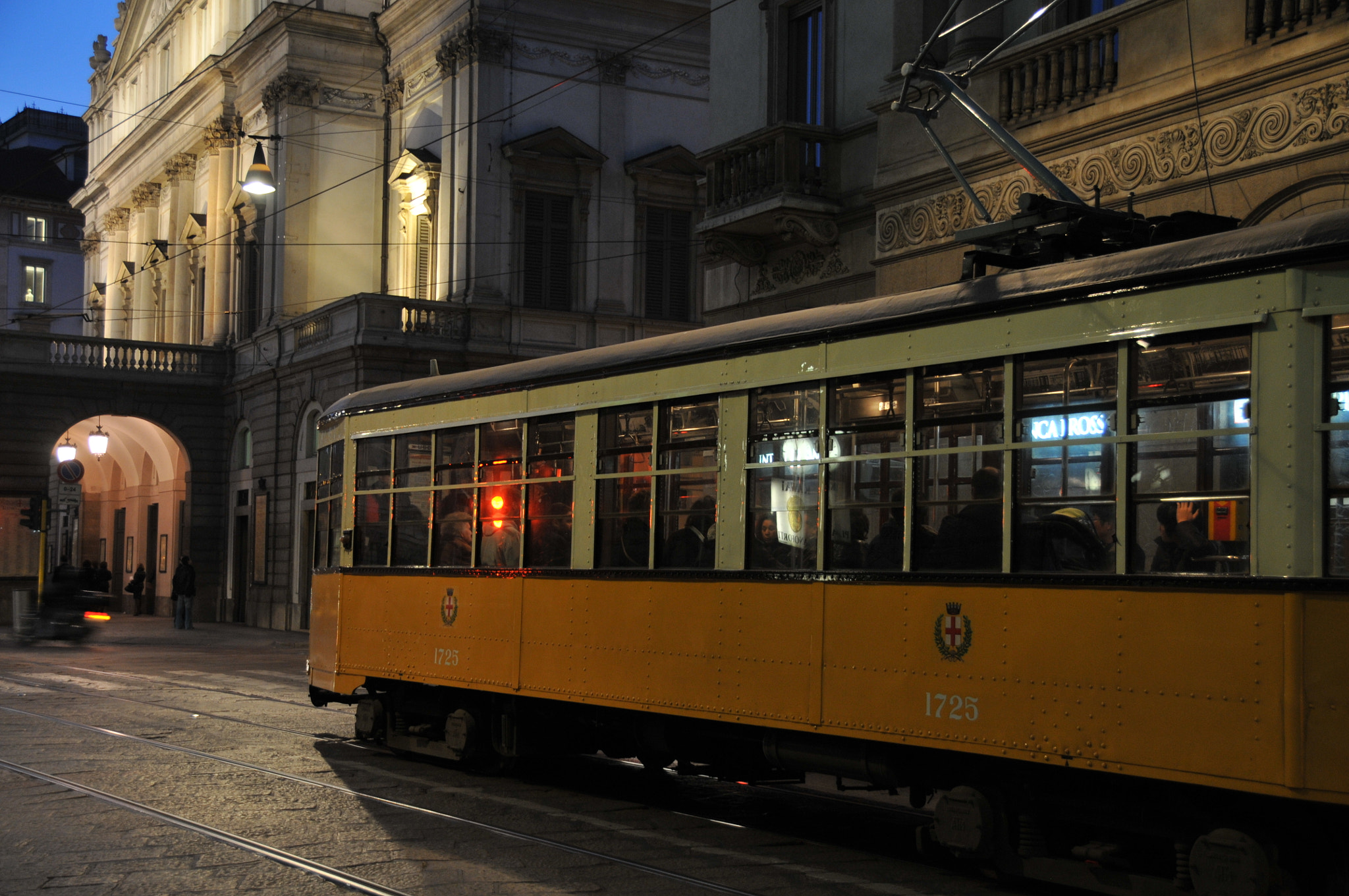 Nikon D300 sample photo. Milan, italy photography