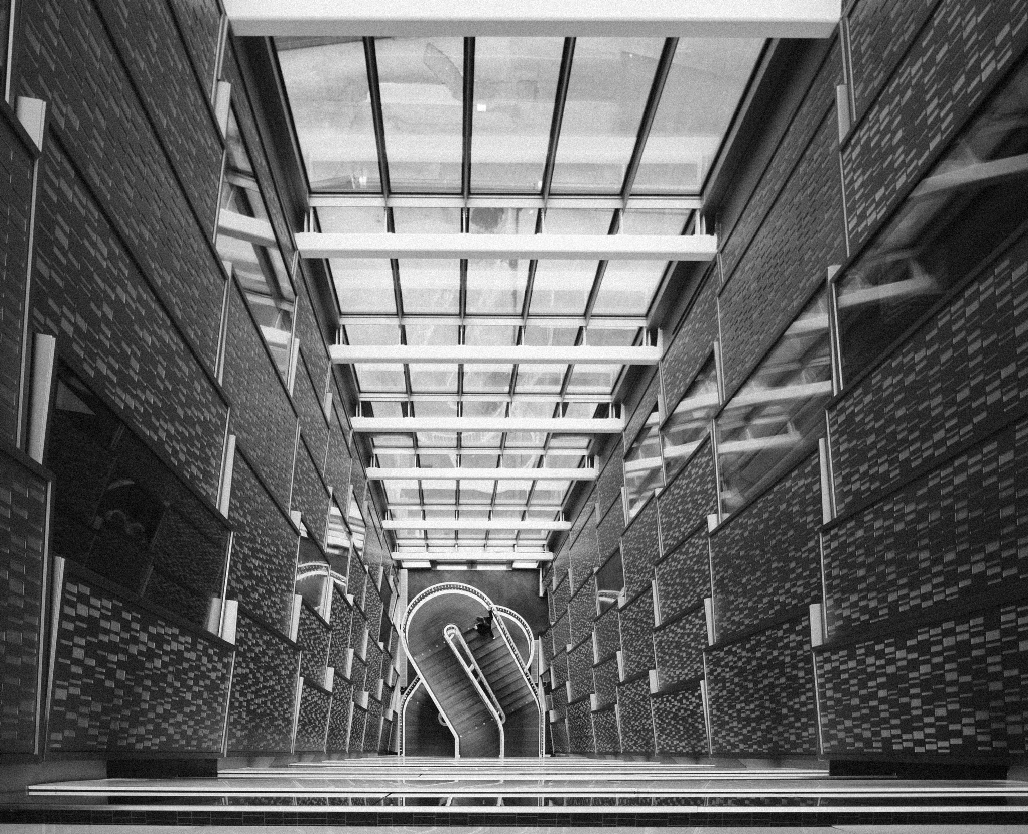 Olympus OM-D E-M5 II + OLYMPUS M.12mm F2.0 Ltd Blk sample photo. Winding stairs. photography