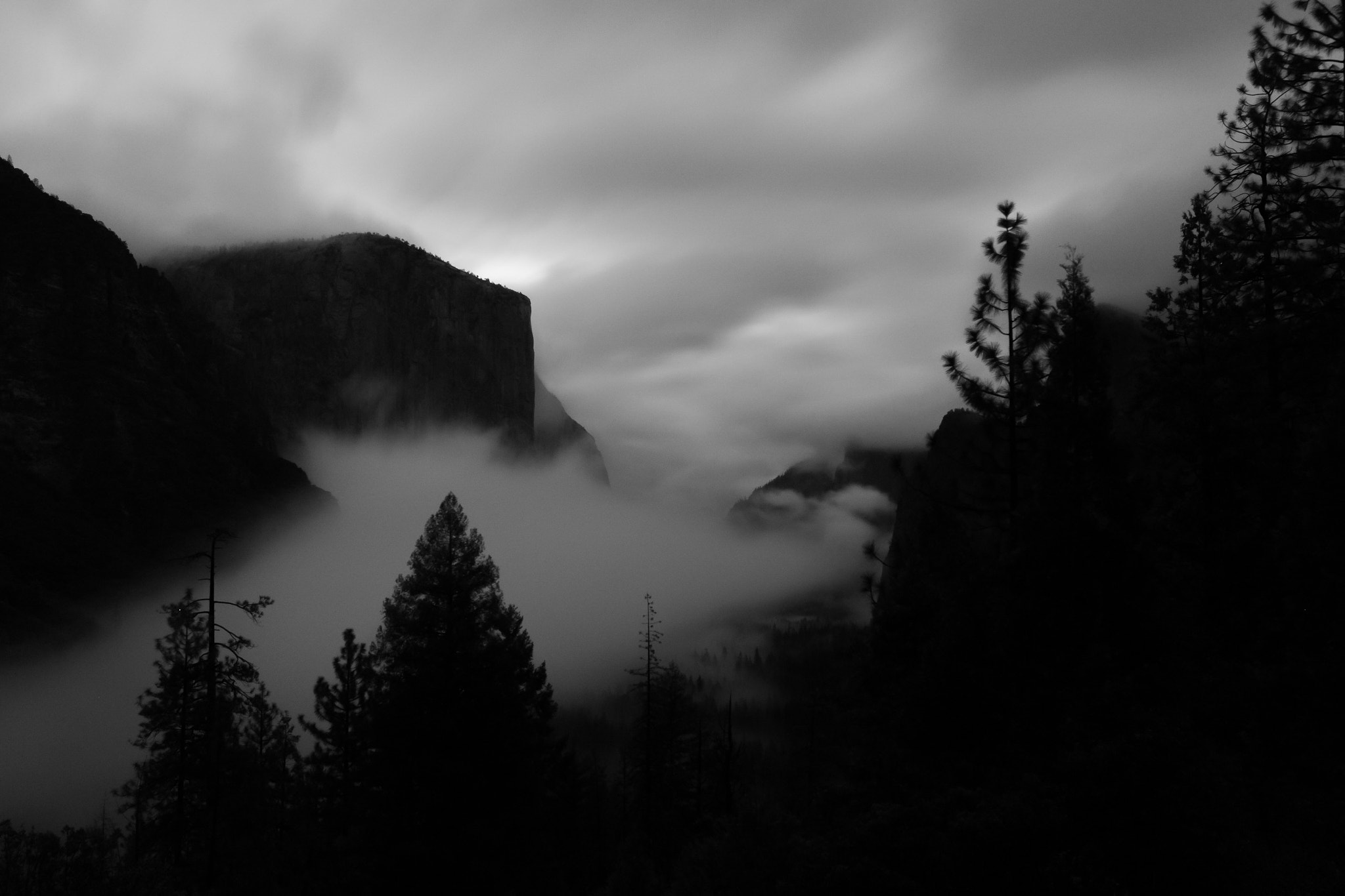 Canon EF-S 24mm F2.8 STM sample photo. Tunnel view photography