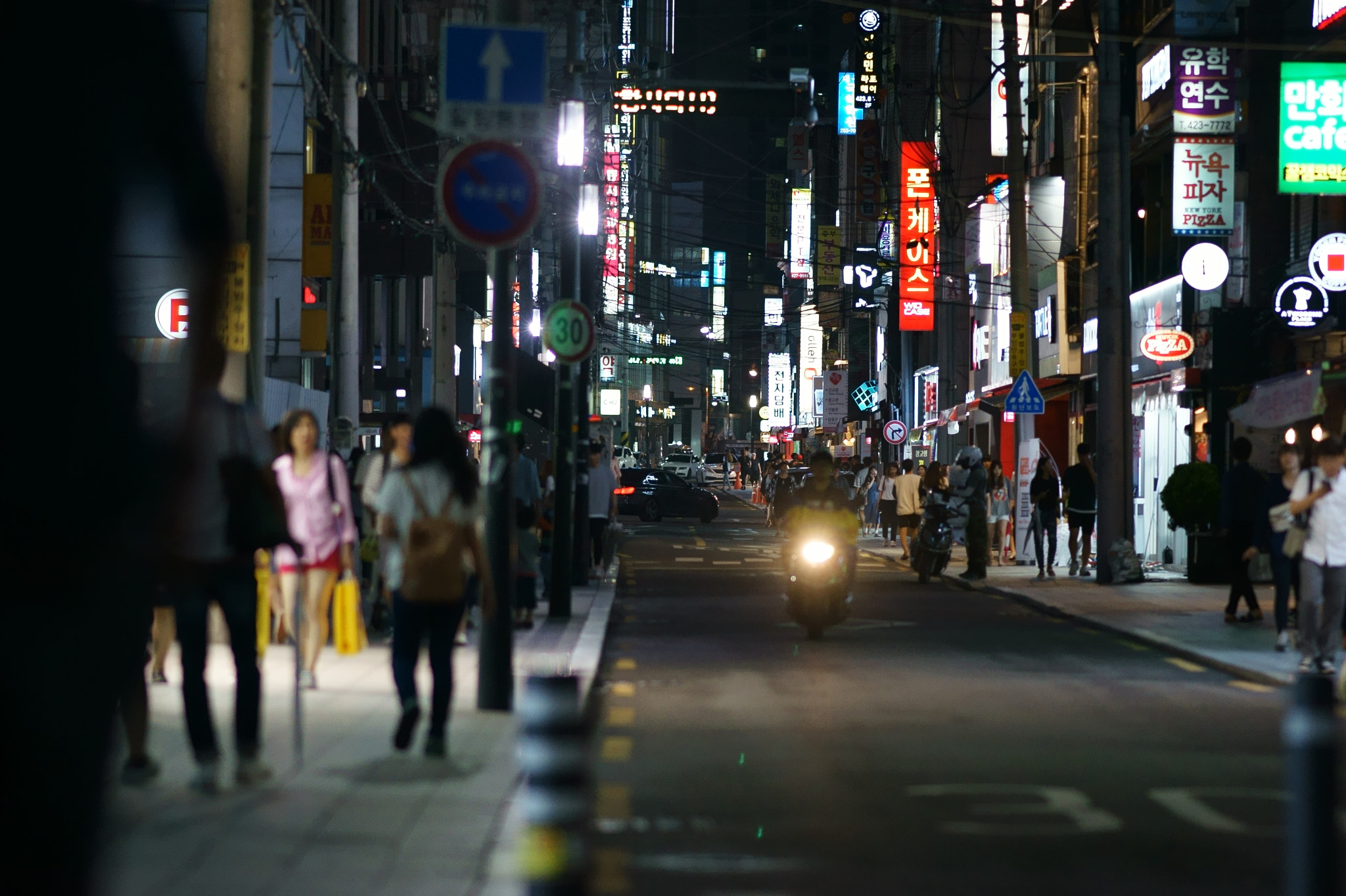 Sony Sonnar T* 135mm F1.8 ZA sample photo. Go  home photography