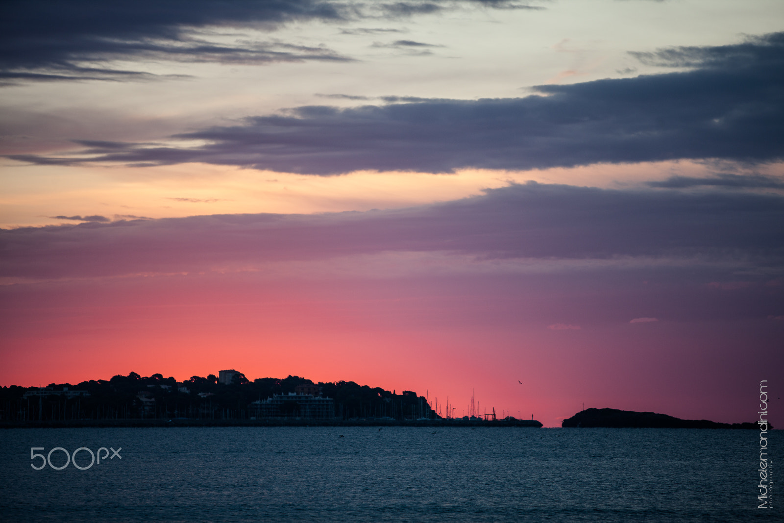 Canon EOS-1Ds Mark III + Canon EF 70-200mm F2.8L IS USM sample photo. Morning colors in port frejus photography