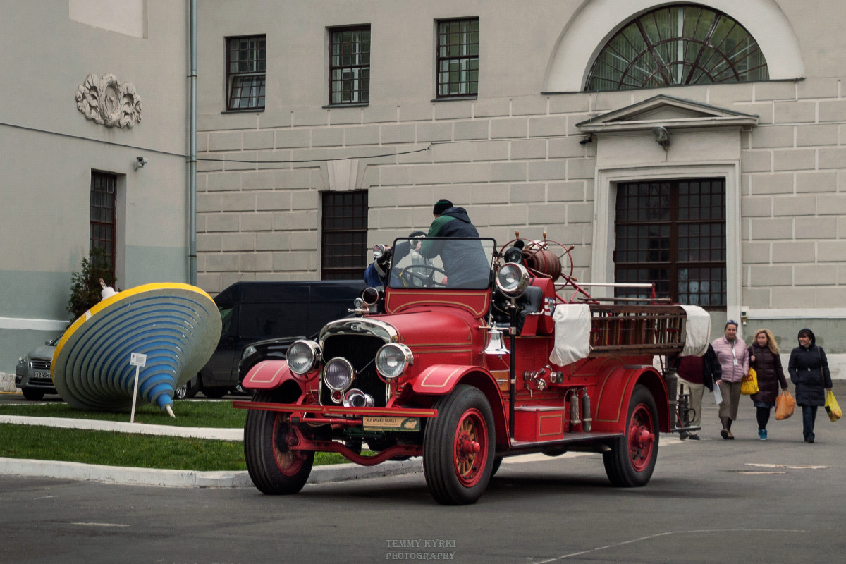 Olympus PEN E-PL5 + Sigma 30mm F2.8 DN Art sample photo. Old fire-engine photography
