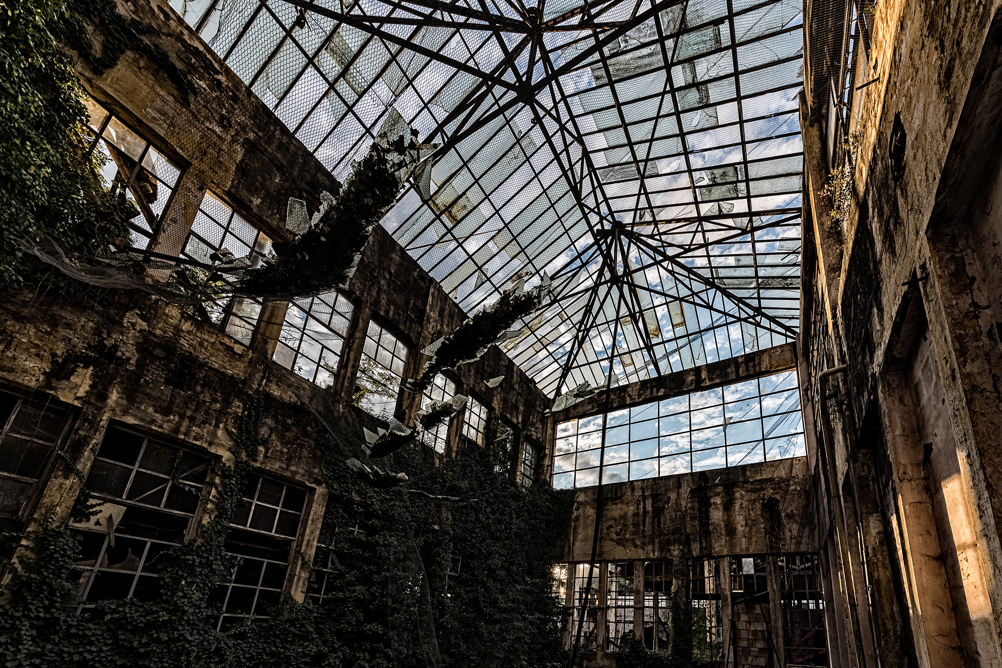 Sigma 12-24mm F4.5-5.6 II DG HSM sample photo. Sunset, abandoned aircraft factory, italy photography
