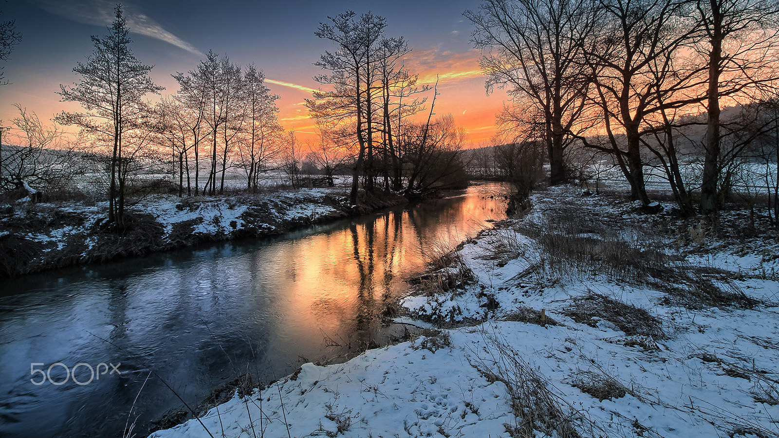 10.0 - 18.0 mm sample photo. In the winter morning light photography