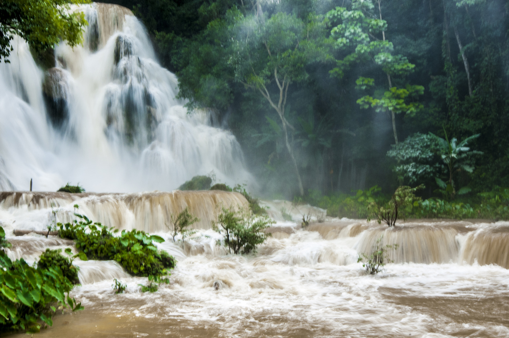 Nikon D300S + Sigma 12-24mm F4.5-5.6 EX DG Aspherical HSM sample photo. Cascada kuang si - kunag si waterfall photography