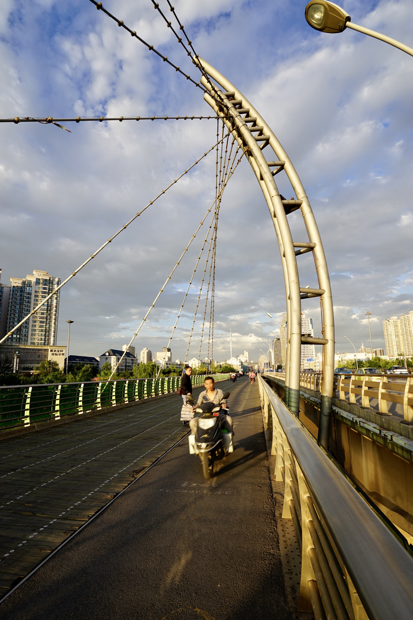 Sony a7 II + Sony Vario-Tessar T* FE 16-35mm F4 ZA OSS sample photo. 大桥夕照 photography