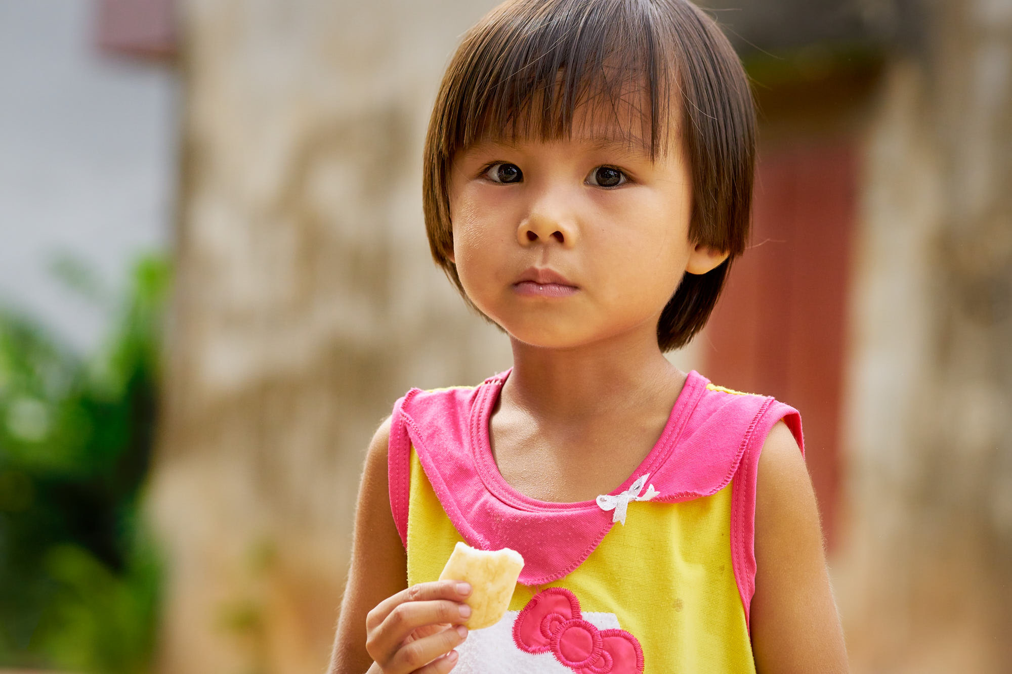 Sony ILCA-77M2 + 105mm F2.8 sample photo. Snack time photography