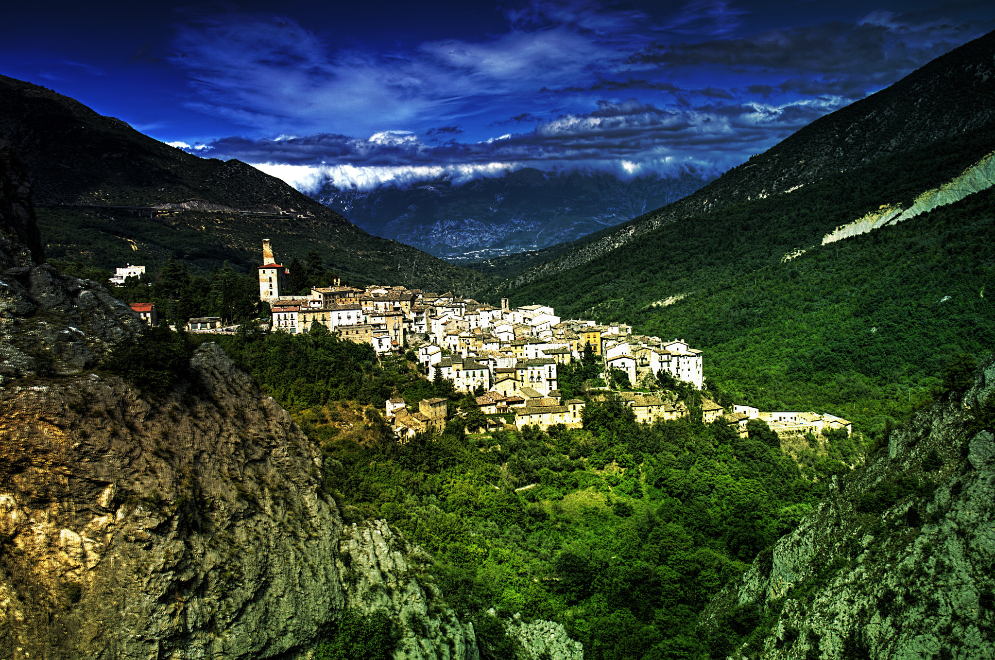 Sony a7R + Sony Vario Tessar T* FE 24-70mm F4 ZA OSS sample photo. Italy photography