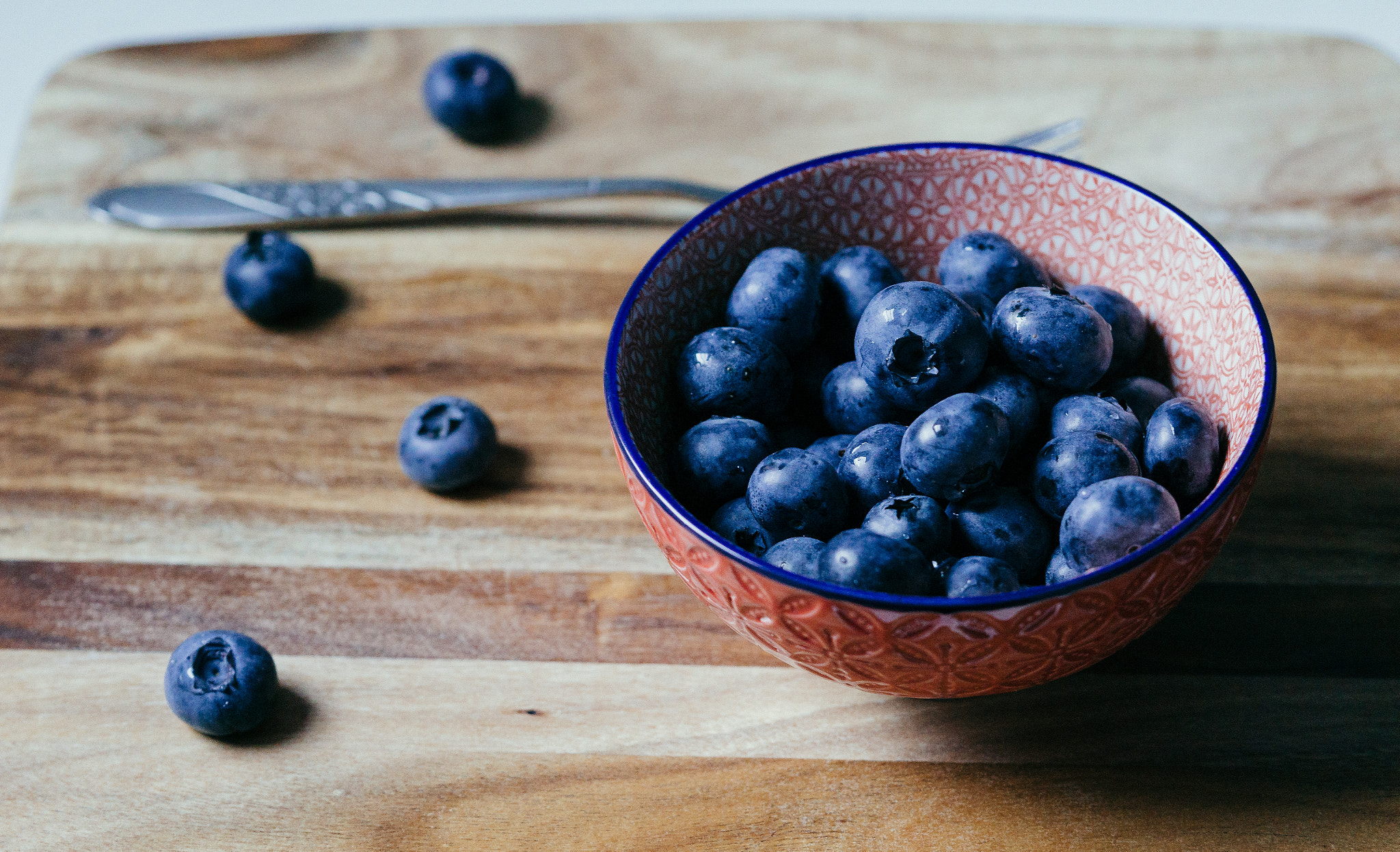 Sony Alpha NEX-6 + 90mm F2.8 Macro G OSS sample photo. Blueberries photography