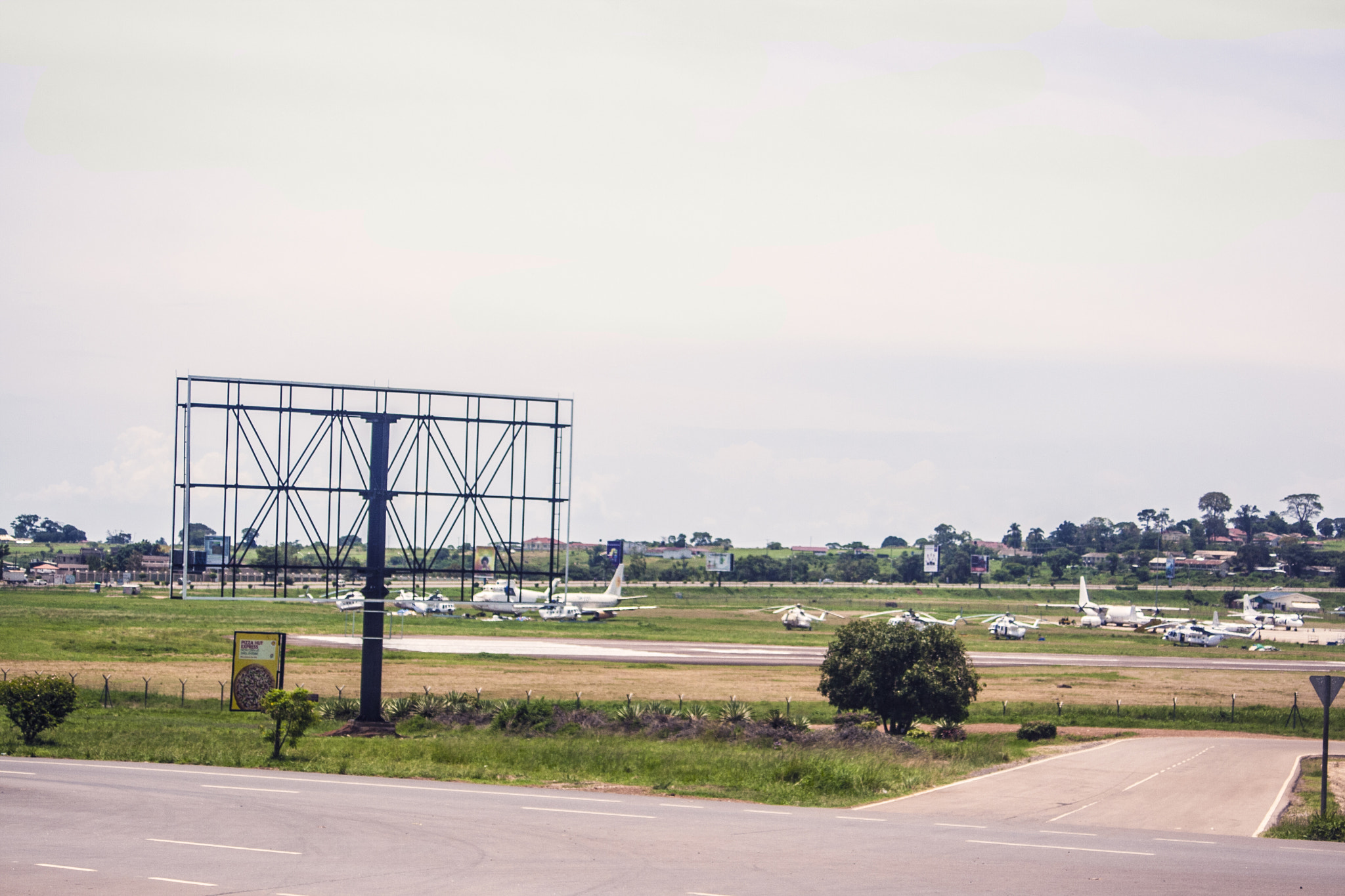 Canon EOS 400D (EOS Digital Rebel XTi / EOS Kiss Digital X) sample photo. Entebbe airport landscape photography