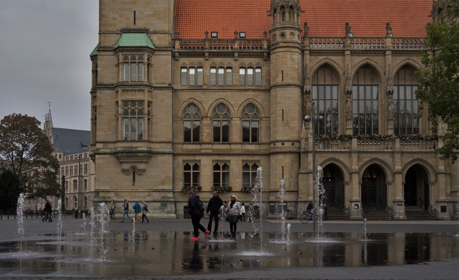 Olympus OM-D E-M5 + Panasonic Lumix G 20mm F1.7 ASPH sample photo. Altes rathaus zu braunschweig am platz der deutsche einheit. photography