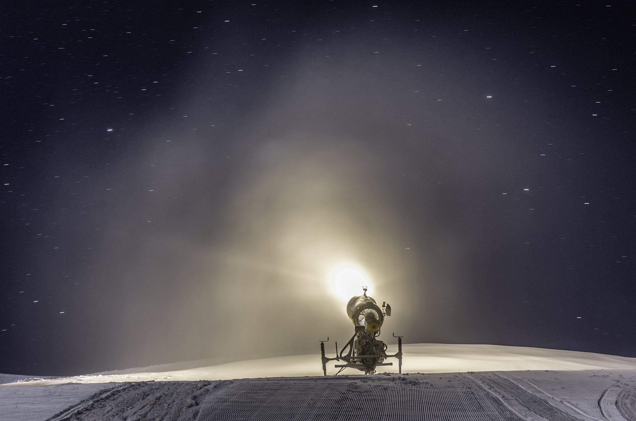 Pentax K-5 sample photo. Snowmaking photography