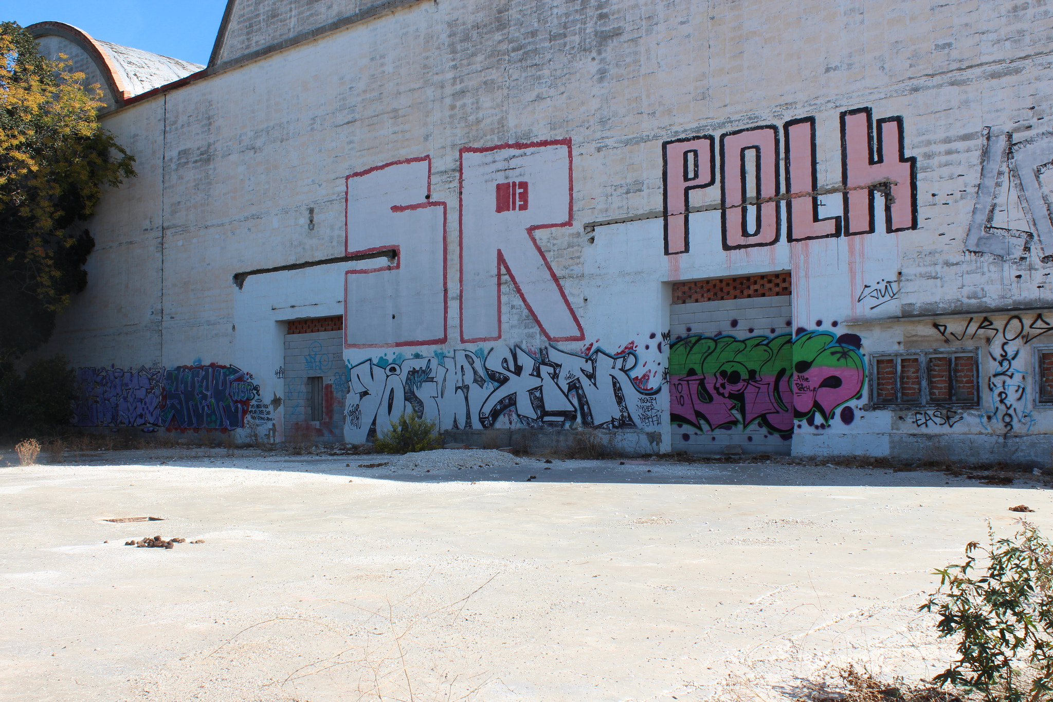Canon EF-S 18-55mm F3.5-5.6 IS sample photo. Graffiti#2 photography