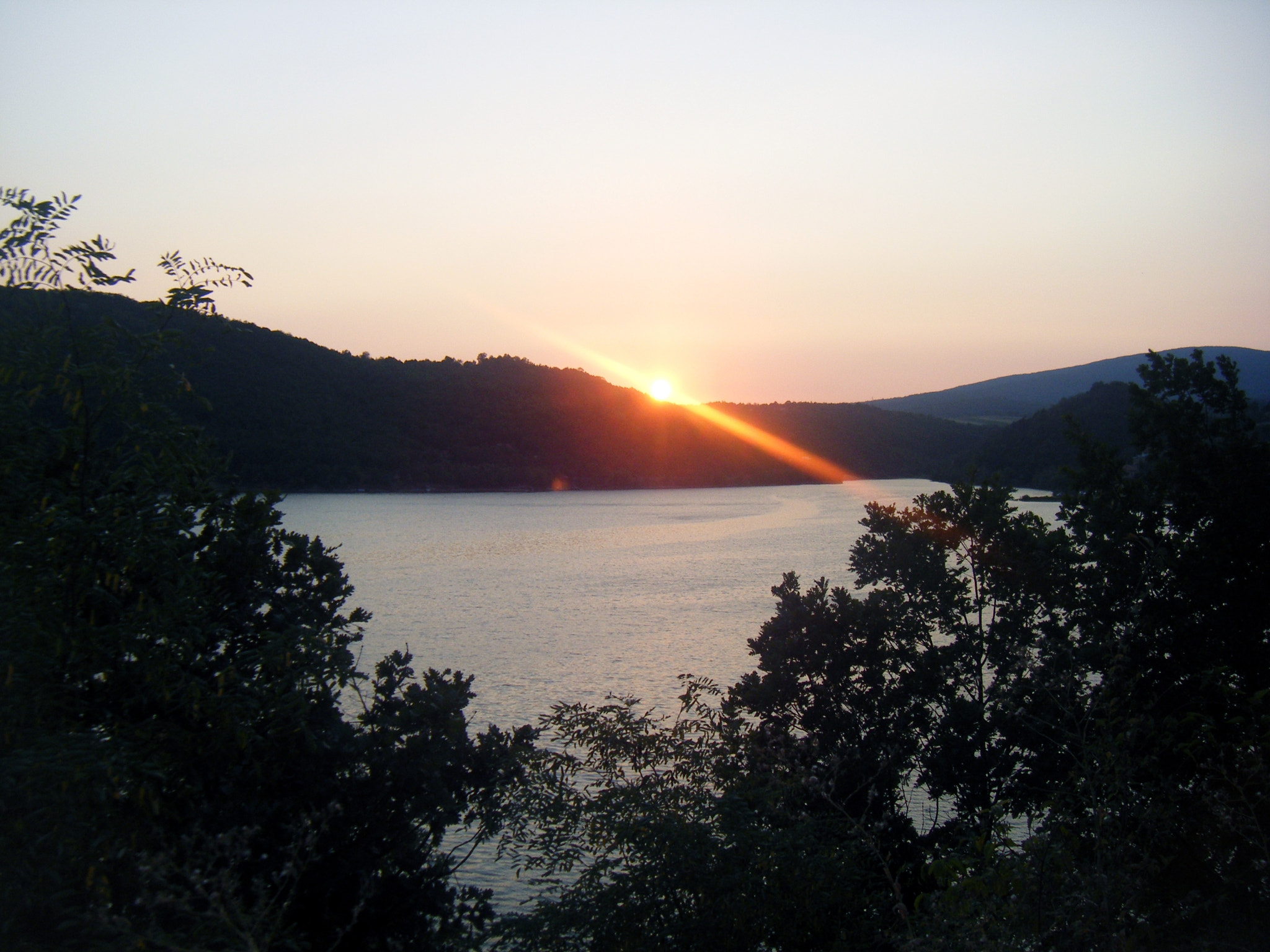 Fujifilm FinePix Z10fd sample photo. Lake bovan, sunset photography