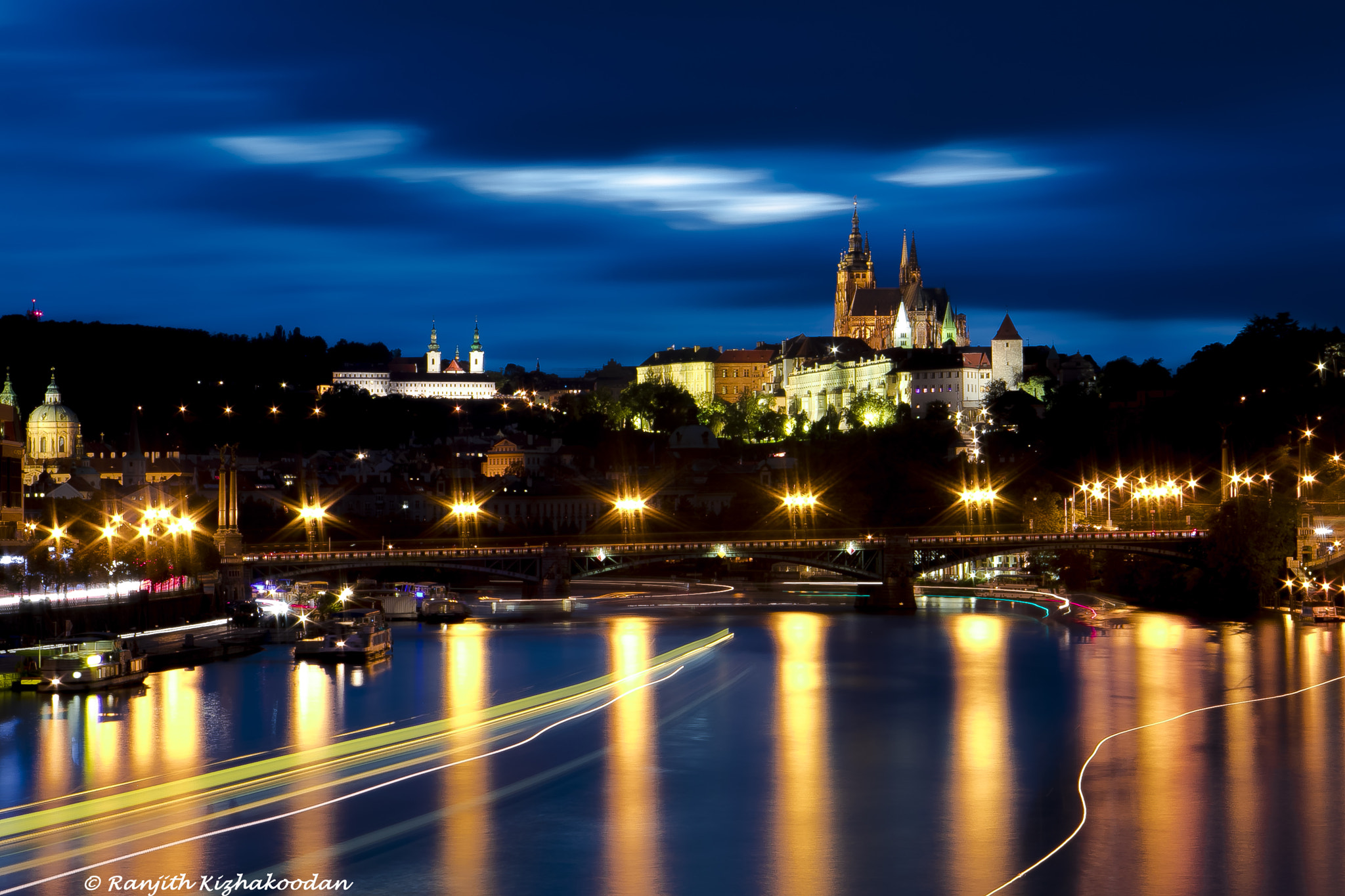 Canon EF-S 18-135mm F3.5-5.6 IS sample photo. Prague castle an evening view  from Štefánikuv bridge photography