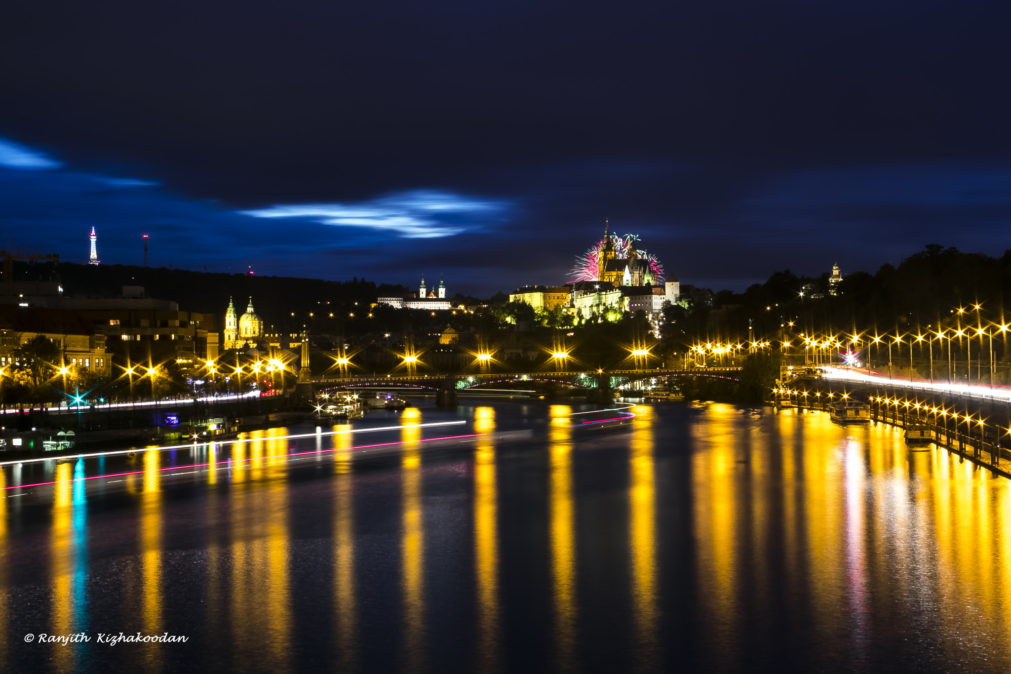 Canon EF-S 18-135mm F3.5-5.6 IS sample photo. Prague castle an evening view  from Štefánikuv bridge photography