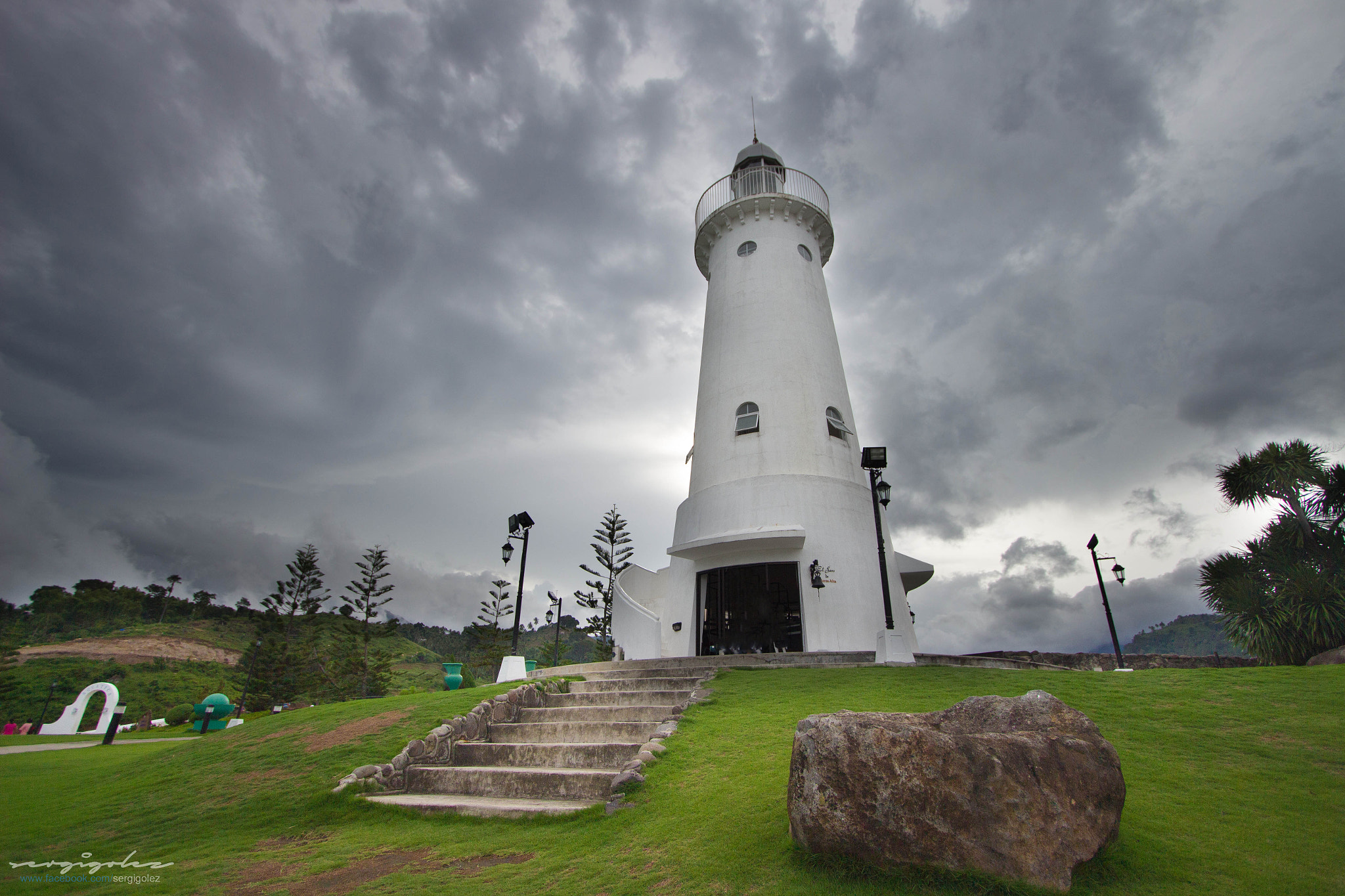 Canon EF-S 10-22mm F3.5-4.5 USM sample photo. The lighthouse, tierra alta club house, valencia photography