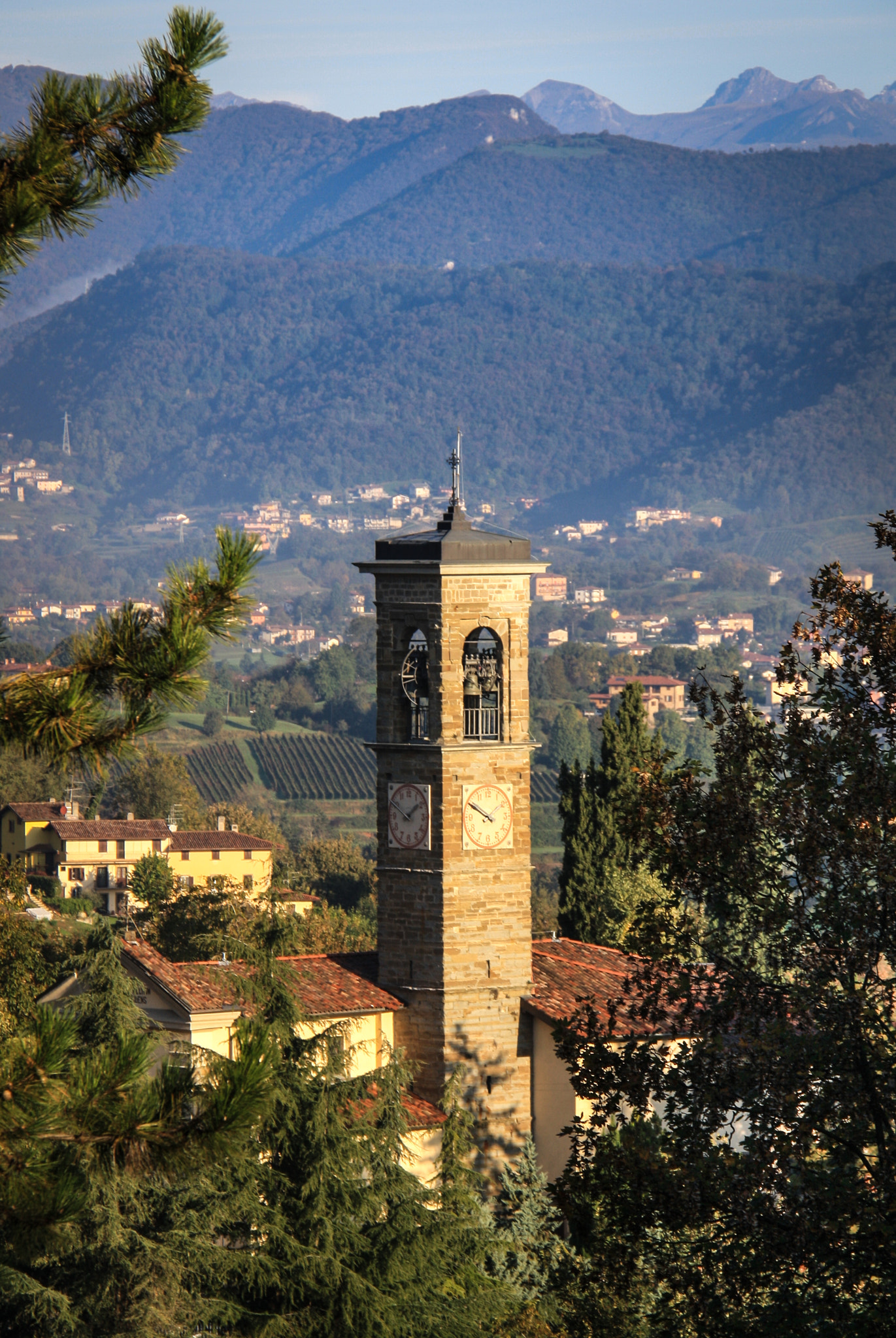 Canon EOS 1000D (EOS Digital Rebel XS / EOS Kiss F) sample photo. San vigilio bergamo photography