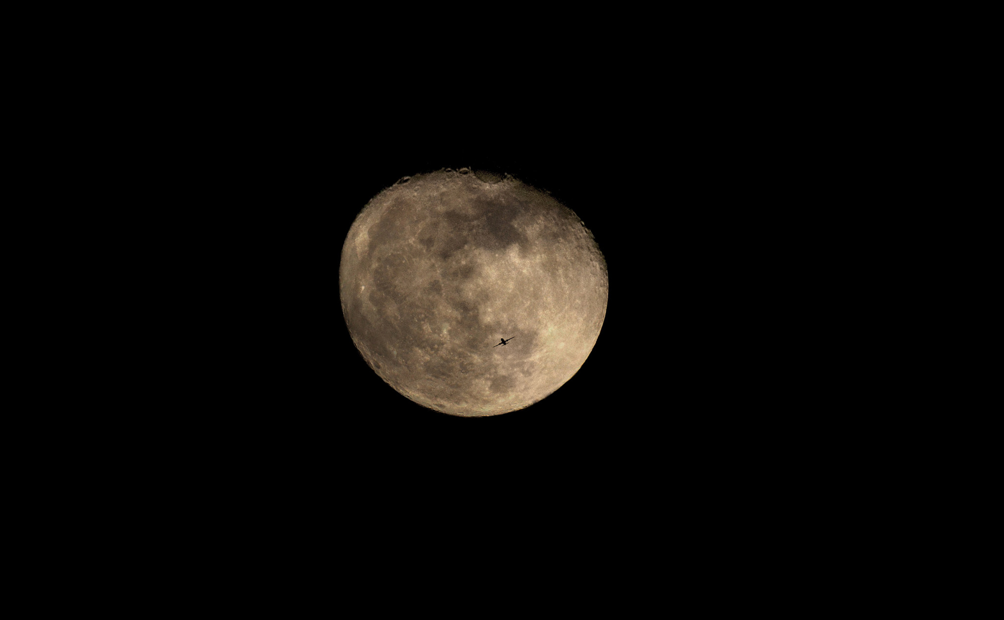 Sigma 70-300mm F4-5.6 APO DG Macro sample photo. Way to moon photography