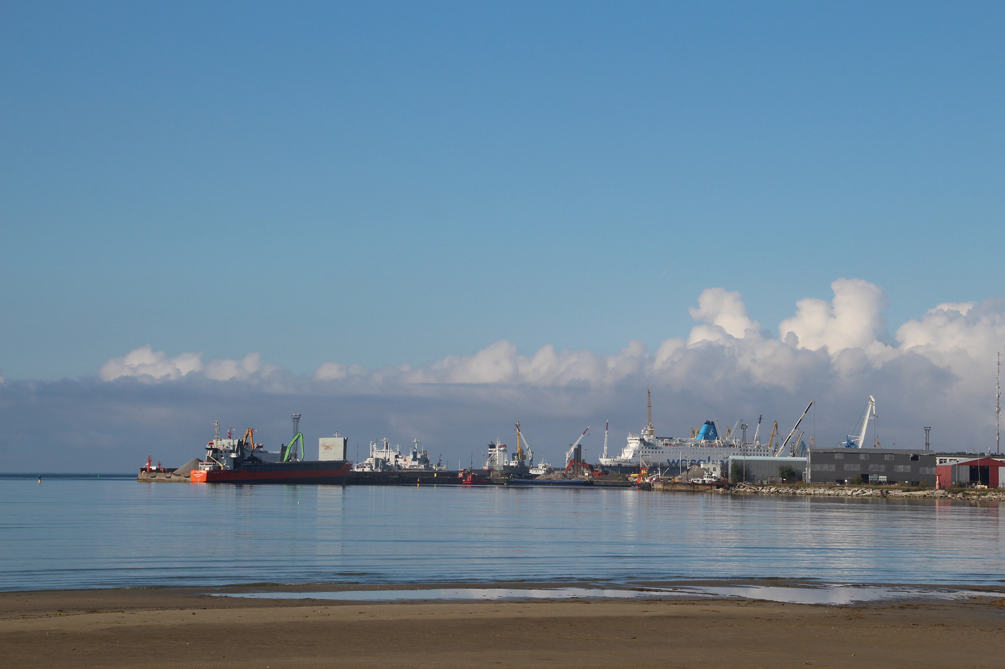 Canon EOS 650D (EOS Rebel T4i / EOS Kiss X6i) sample photo. Harbour photography