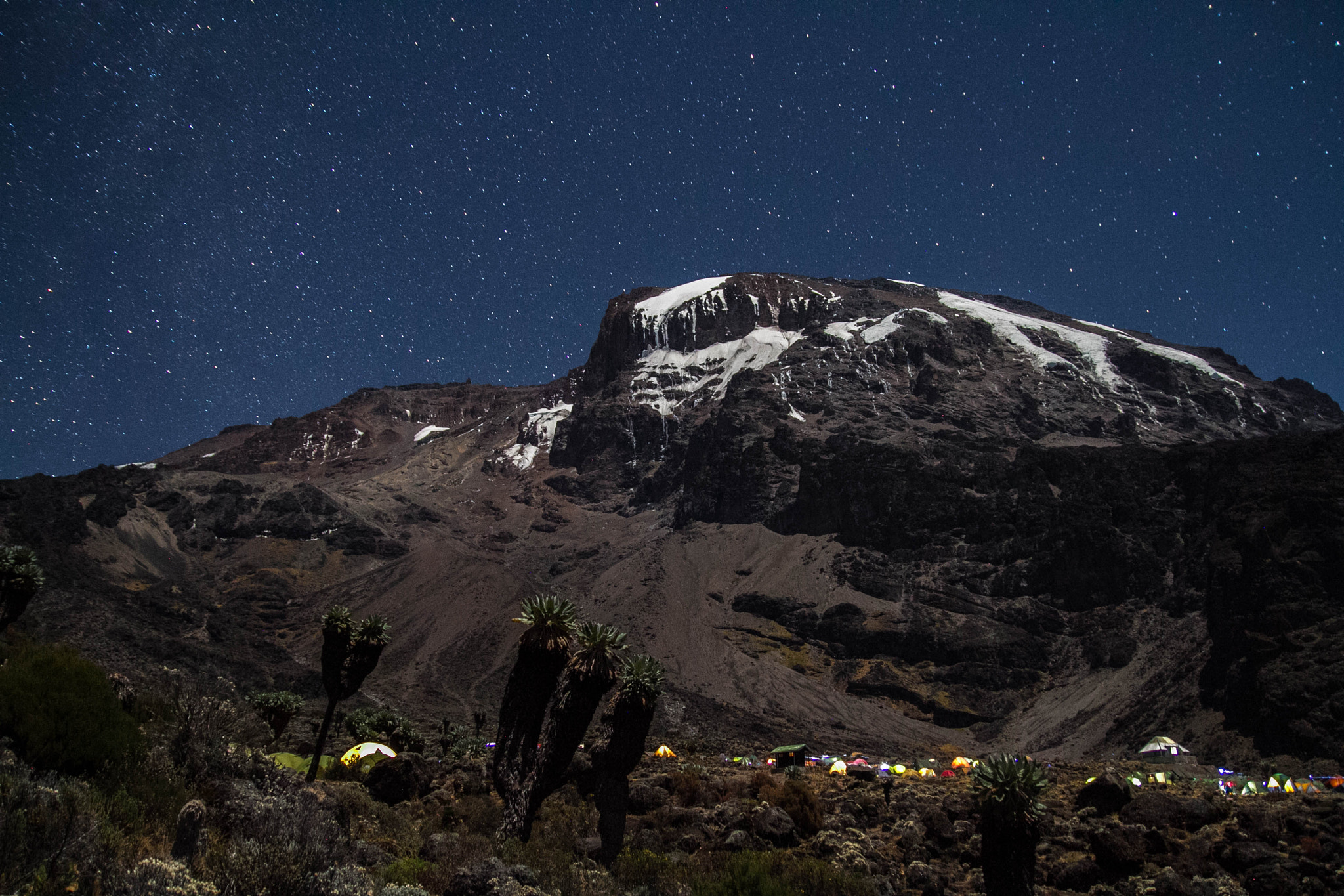 Canon EOS 7D + Sigma 18-50mm f/2.8 Macro sample photo. Kilimanjaro at night photography