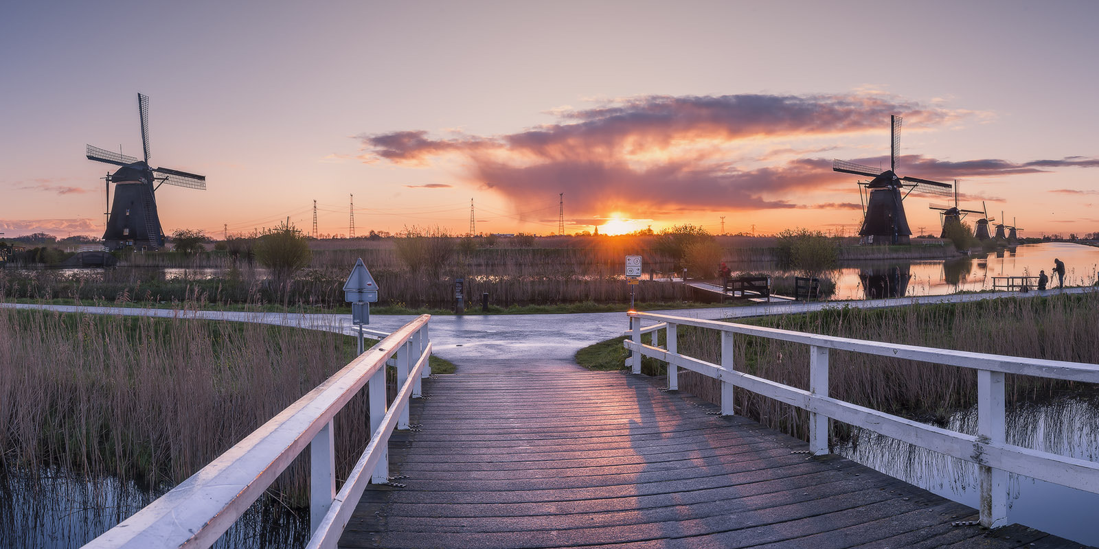 AF Zoom-Nikkor 28-105mm f/3.5-4.5D IF sample photo. Bridge at sunrise photography
