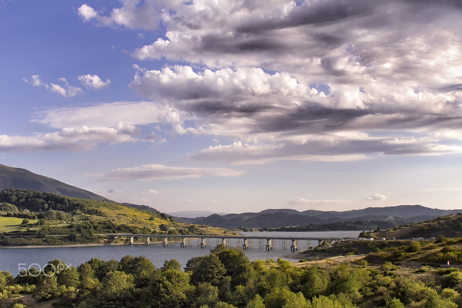 Canon EF 28-105mm f/3.5-4.5 USM sample photo. Campotosto lake photography