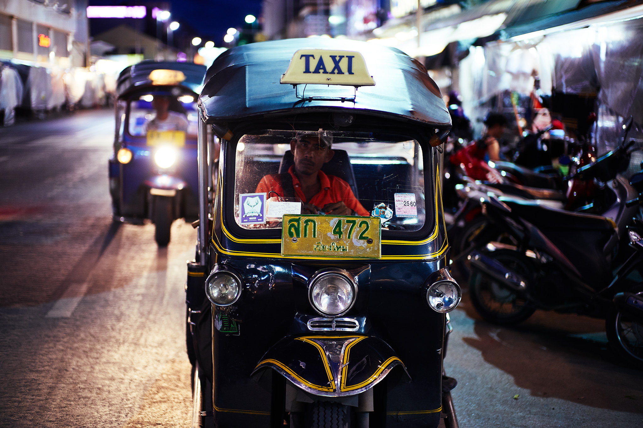 DT 40mm F2.8 SAM sample photo. Chiang mai night bazaar photography