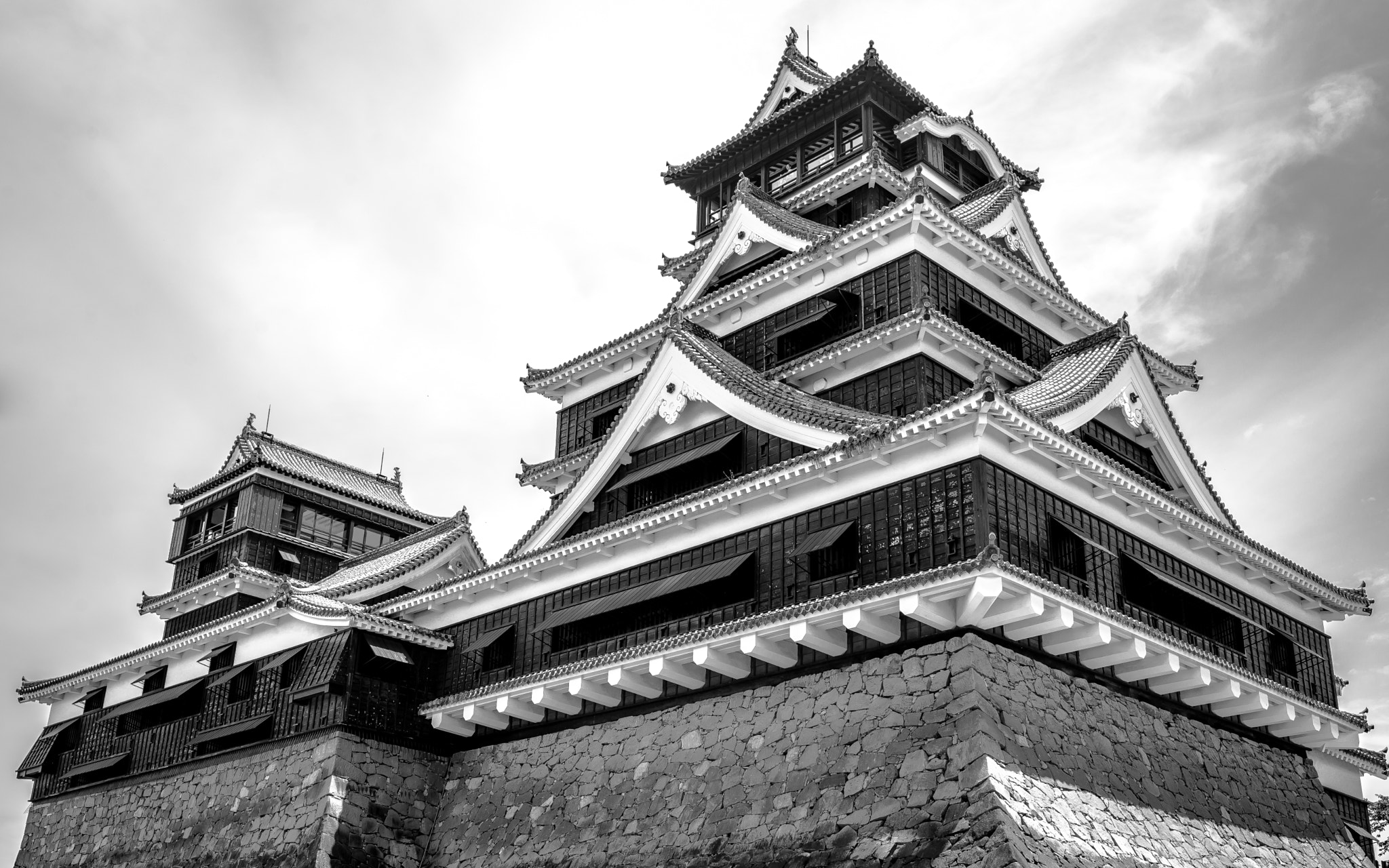 Nikon D610 + Nikon AF-S Nikkor 35mm F1.4G sample photo. Kumamoto castle photography