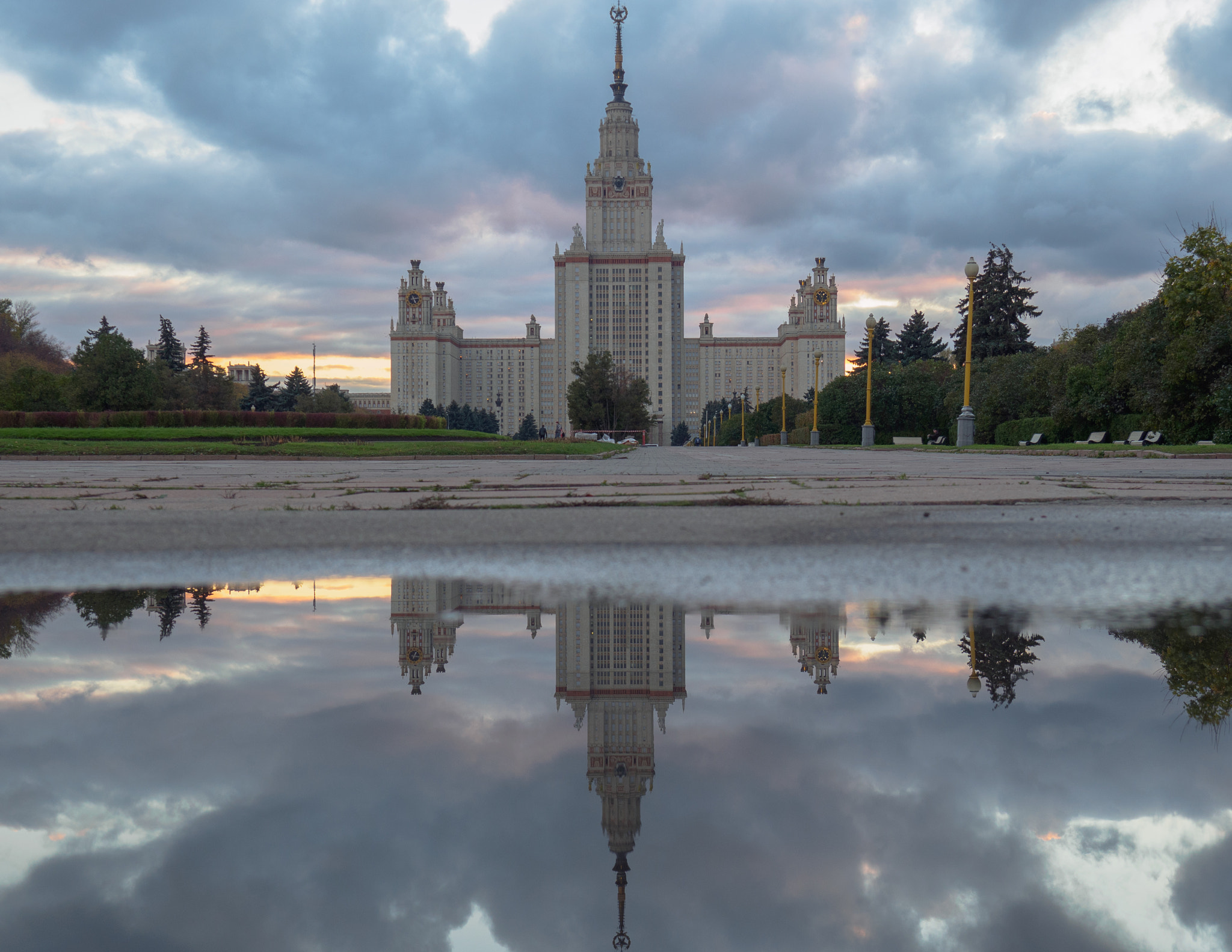 LUMIX G VARIO 14-42/F3.5-5.6 II sample photo. Moscow sunset photography