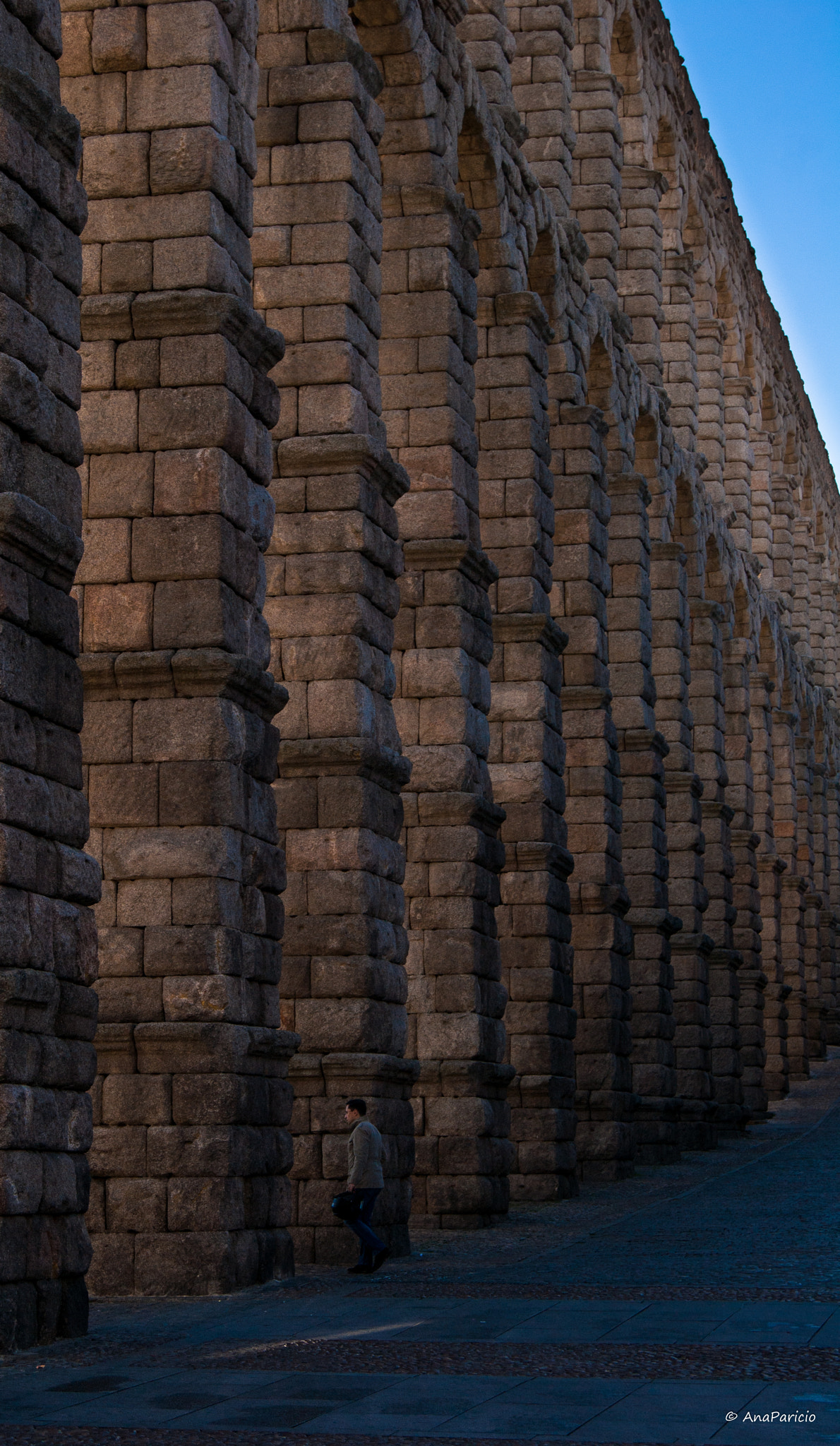 Sony Alpha DSLR-A230 + Sony DT 18-55mm F3.5-5.6 SAM sample photo. Acueducto romano photography