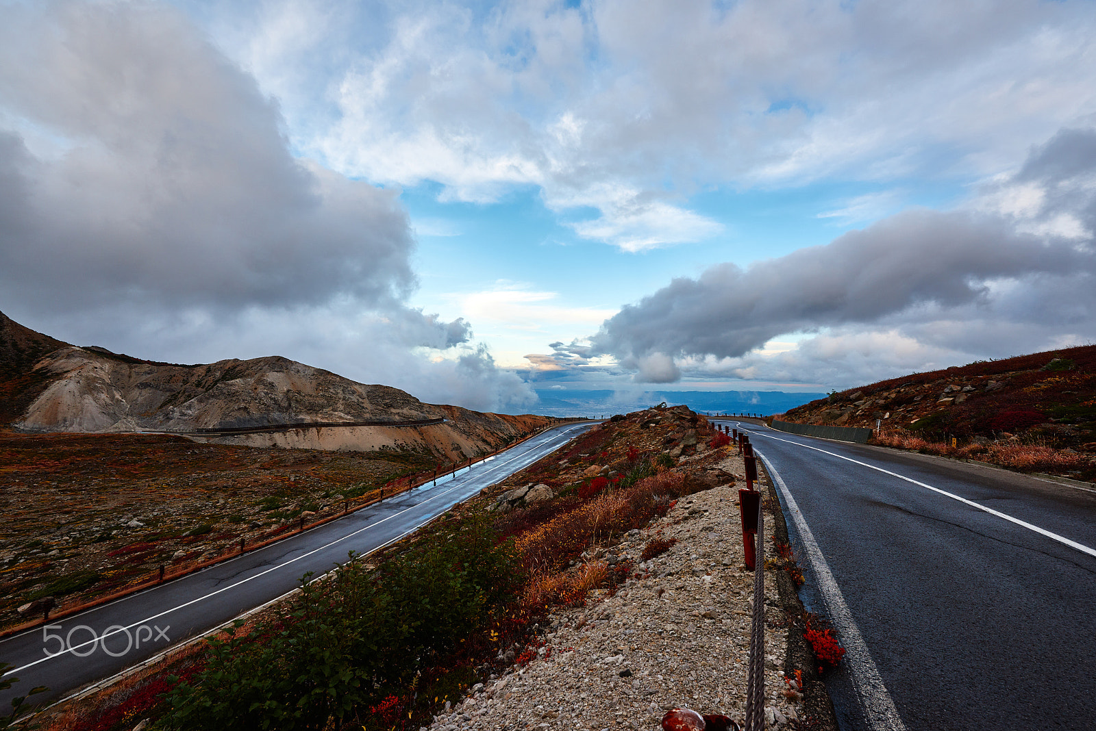 Nikon AF-S Nikkor 14-24mm F2.8G ED sample photo. Mountain road photography