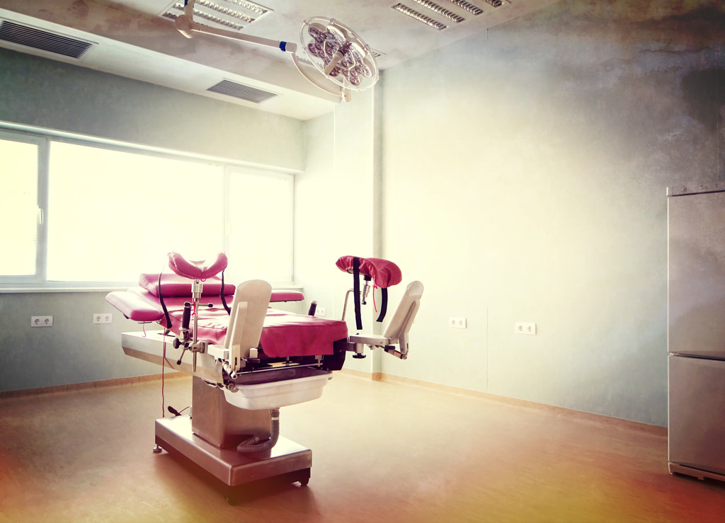 Medical-diagnostic equipment room by Diyan Nenov on 500px.com