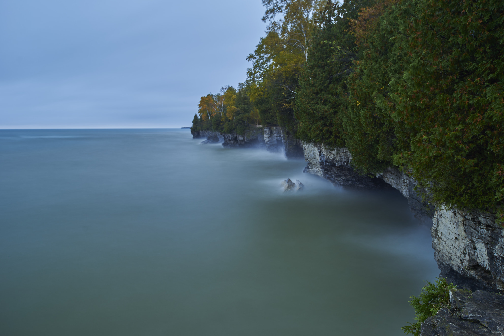 Nikon PC-E Nikkor 24mm F3.5D ED Tilt-Shift sample photo. Waves at cave point photography