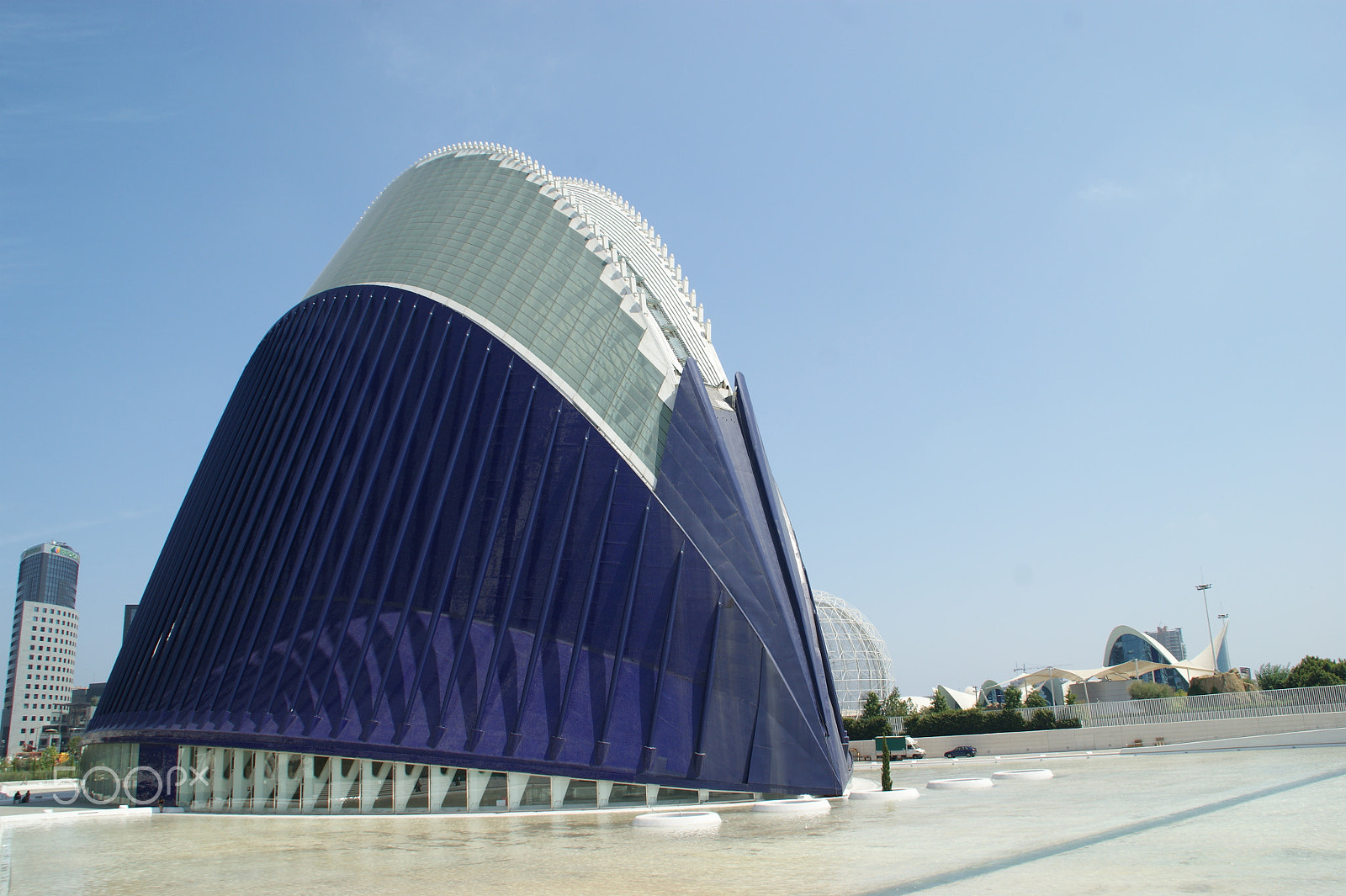 Sony DT 18-200mm F3.5-6.3 sample photo. L'Àgora, valencia photography