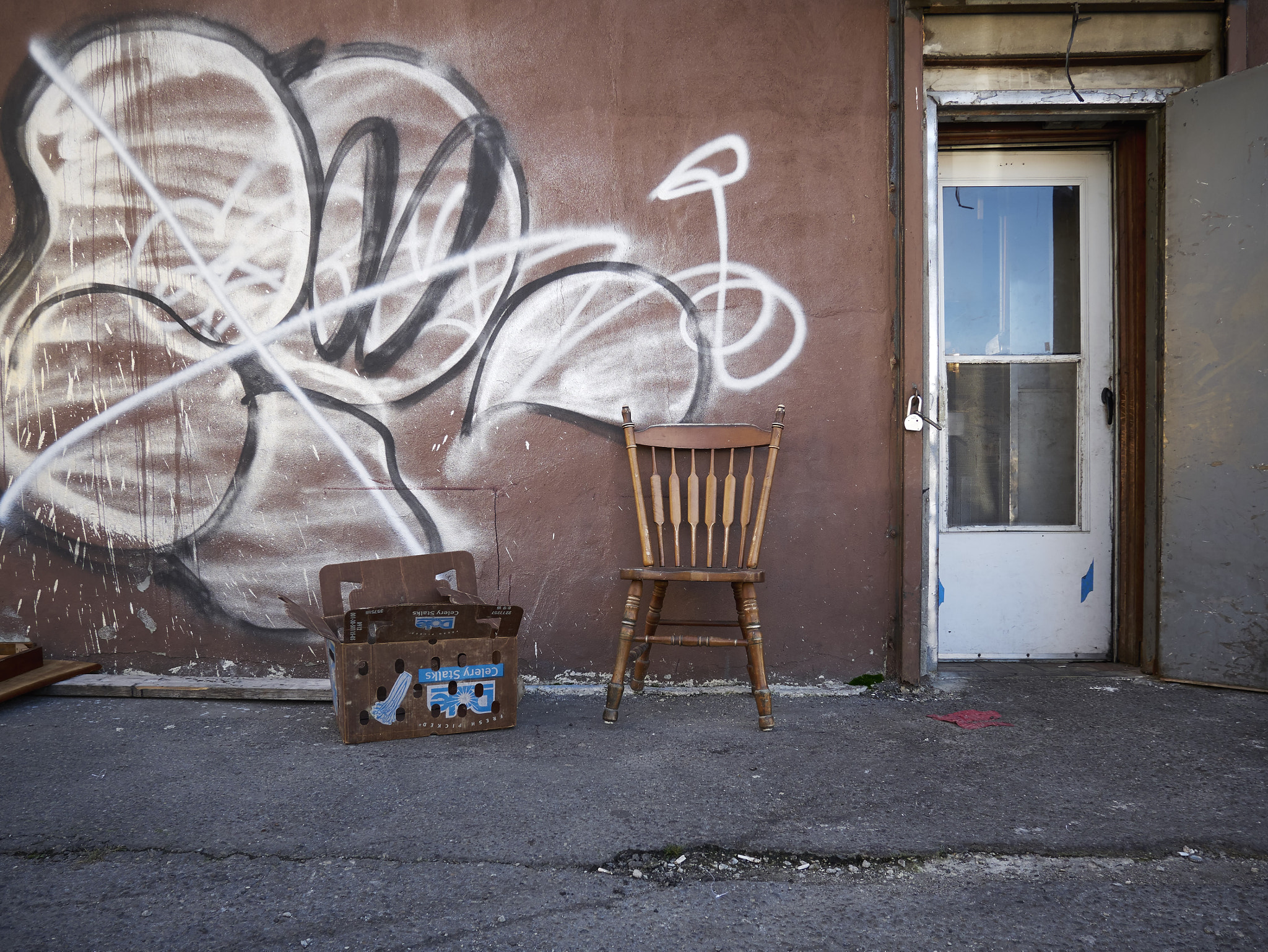 Panasonic Lumix DMC-GX85 (Lumix DMC-GX80 / Lumix DMC-GX7 Mark II) sample photo. The chair photography
