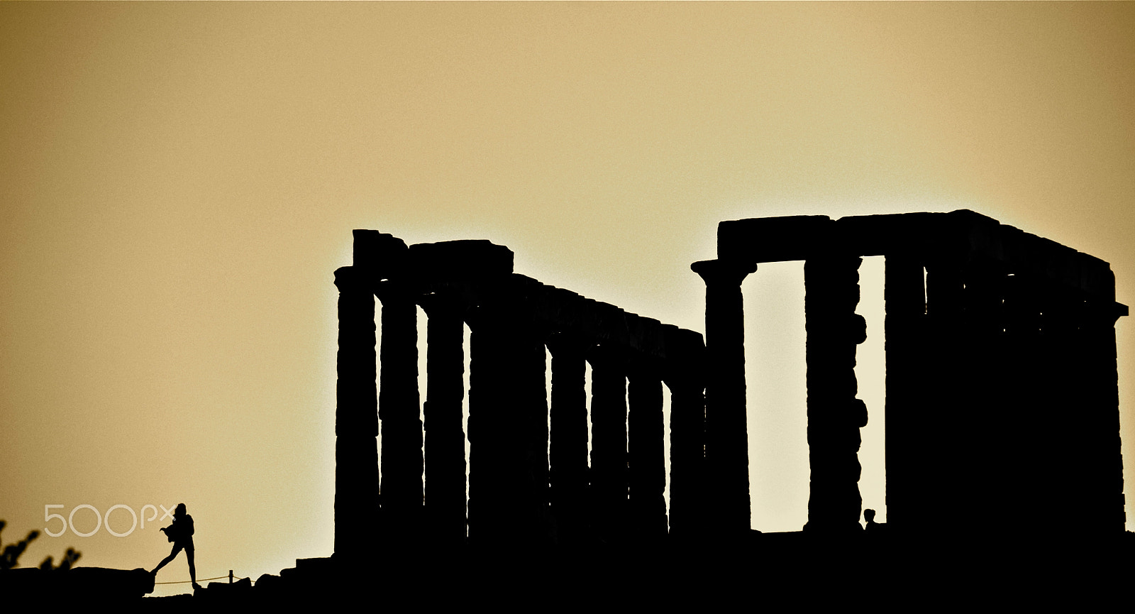 Pentax K10D sample photo. Feminine silhouette & poseidon temple photography