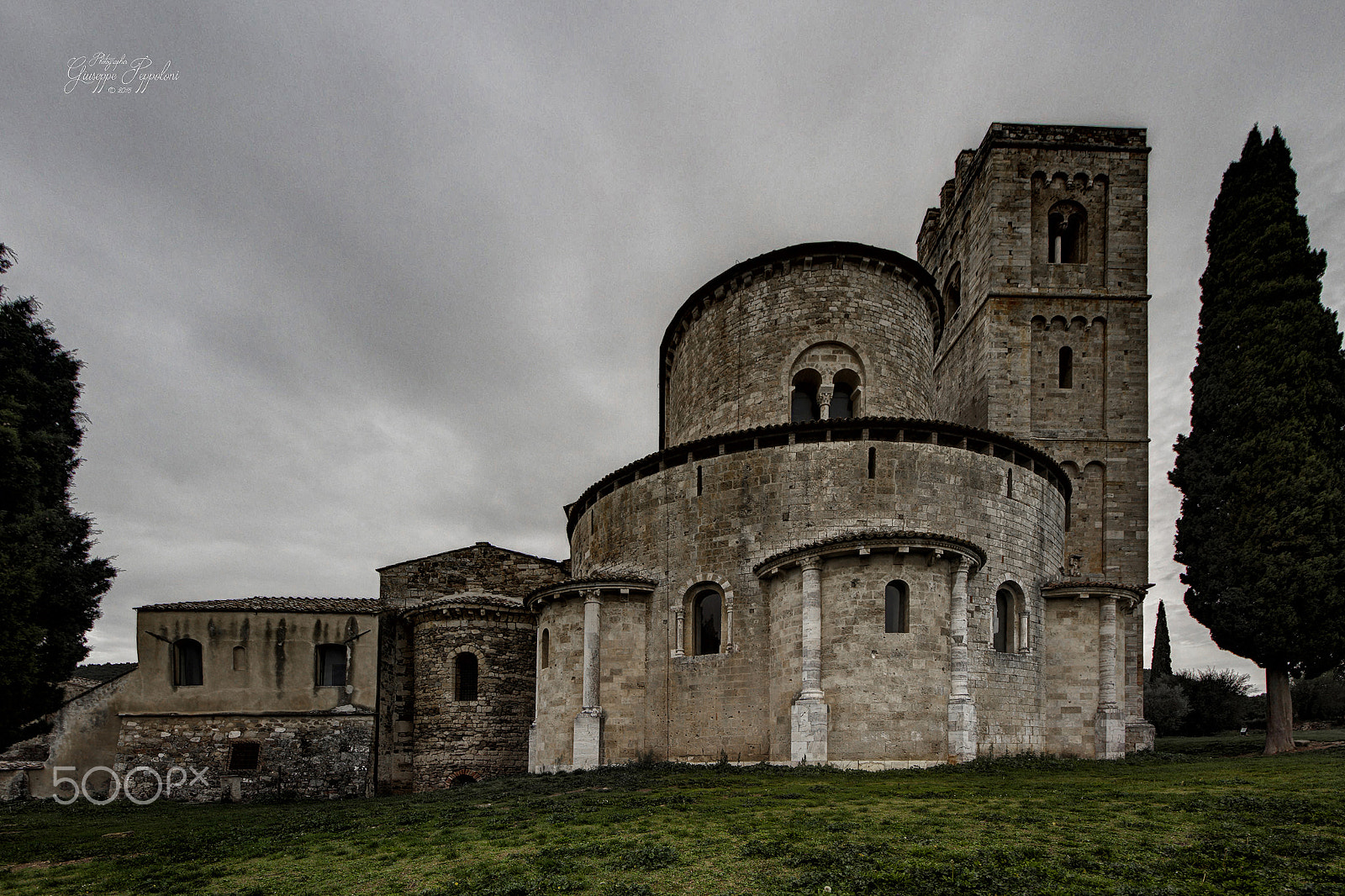 Sigma 8-16mm F4.5-5.6 DC HSM sample photo. Abbazia sant'antimo (si) photography