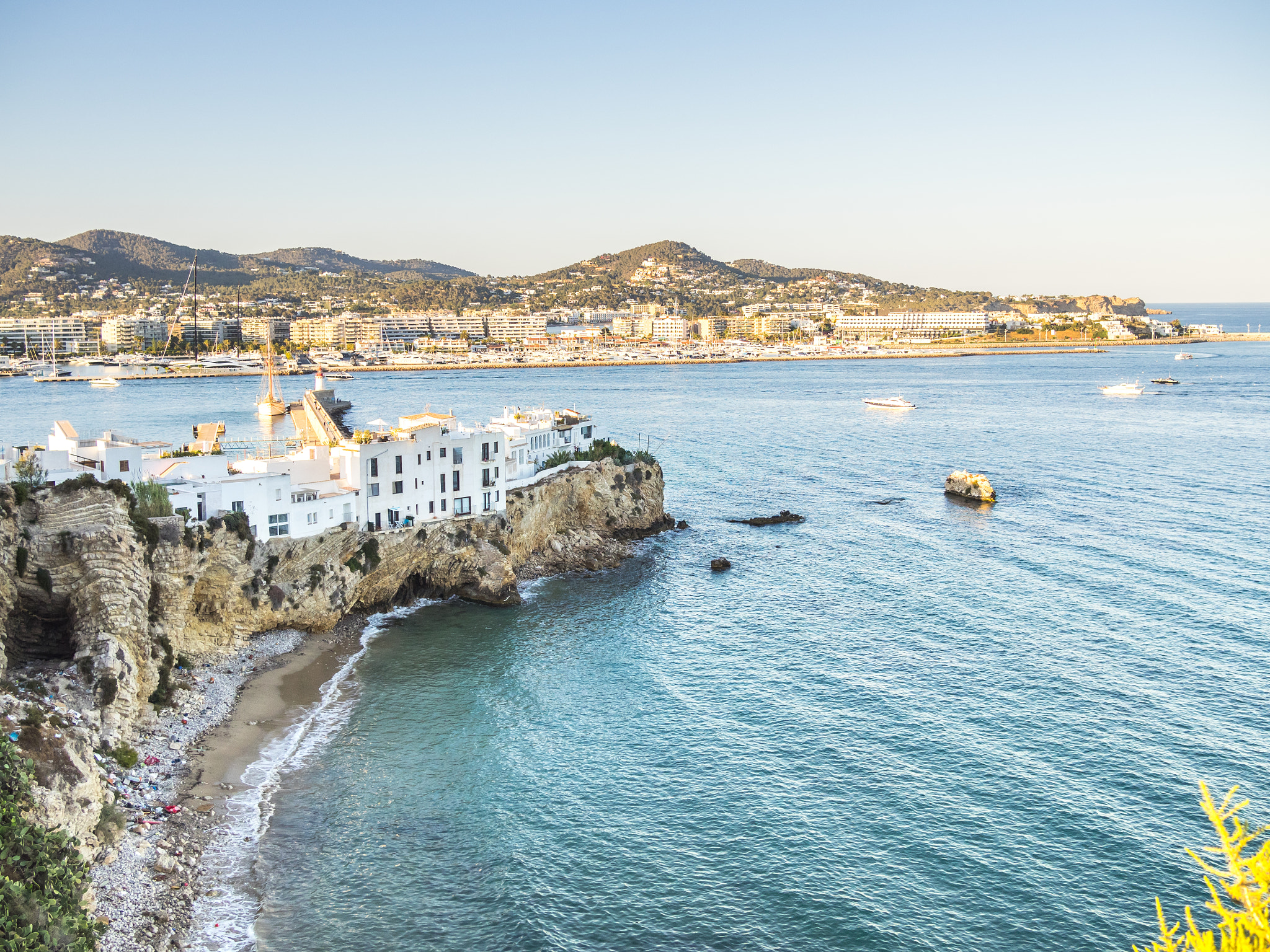 Olympus OM-D E-M1 + Panasonic Lumix G 20mm F1.7 ASPH sample photo. Ibiza architecture photography