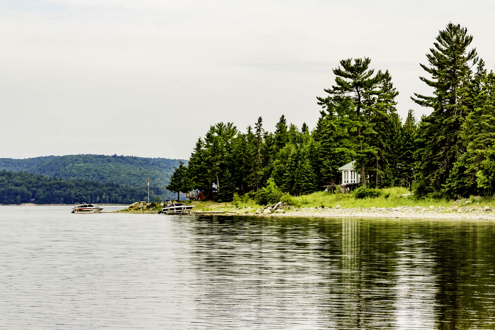 Canon EF-S 17-85mm F4-5.6 IS USM sample photo. Cottage on the ottawa river photography