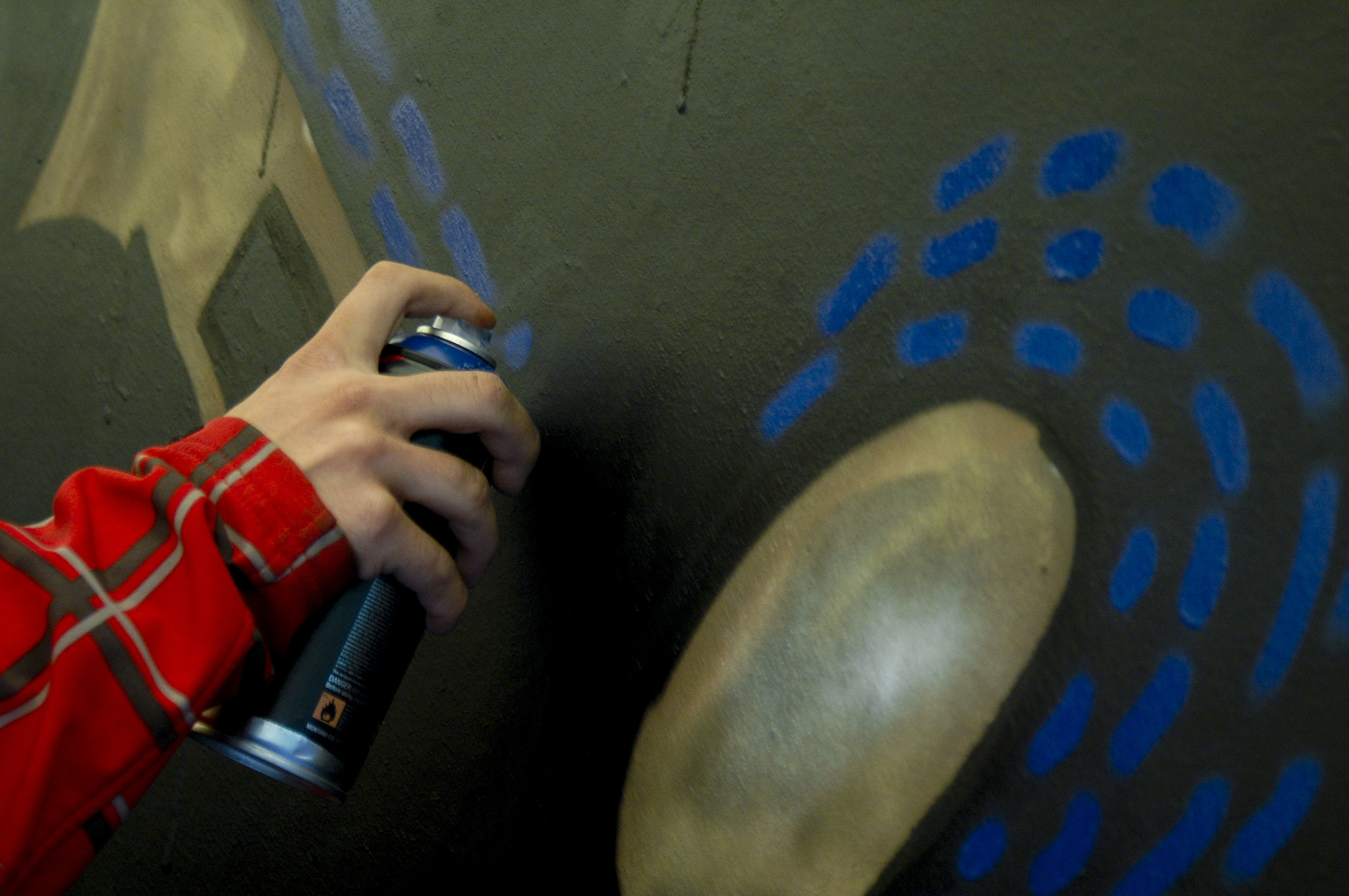 AF Zoom-Nikkor 28-80mm f/3.3-5.6G sample photo. Graffiti drawing hands photography