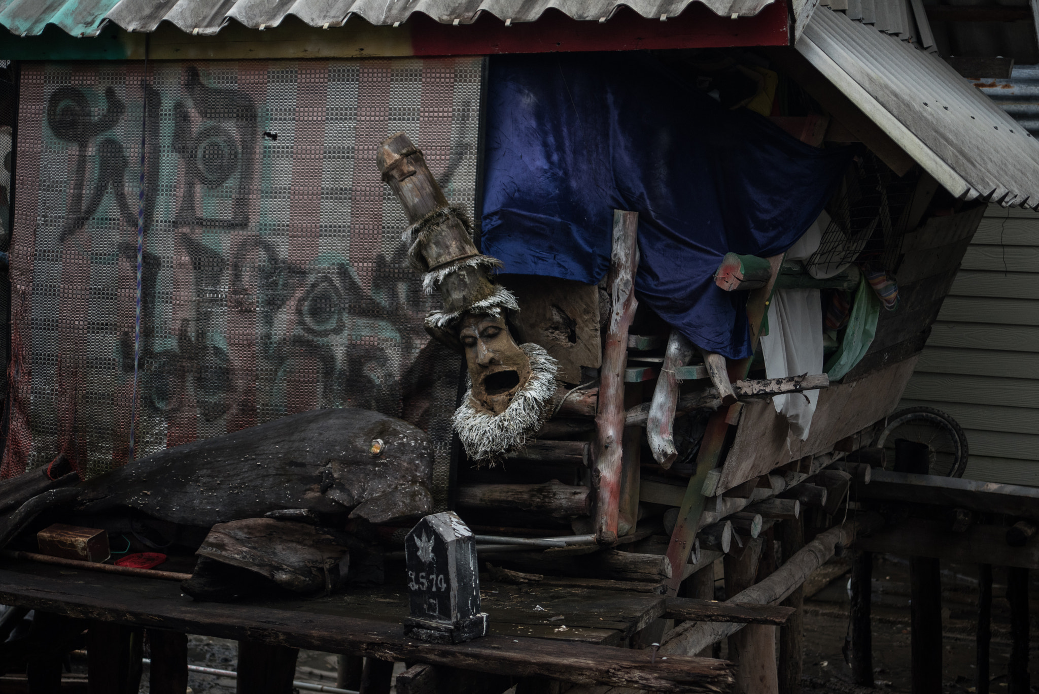 AF Zoom-Nikkor 28-70mm f/3.5-4.5 sample photo. Woodwork photography