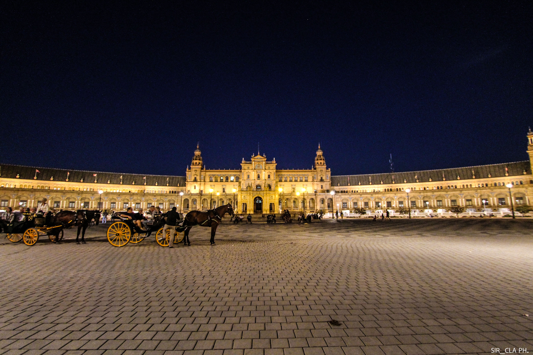 Canon EF-S 10-22mm F3.5-4.5 USM sample photo. Sevilla place photography