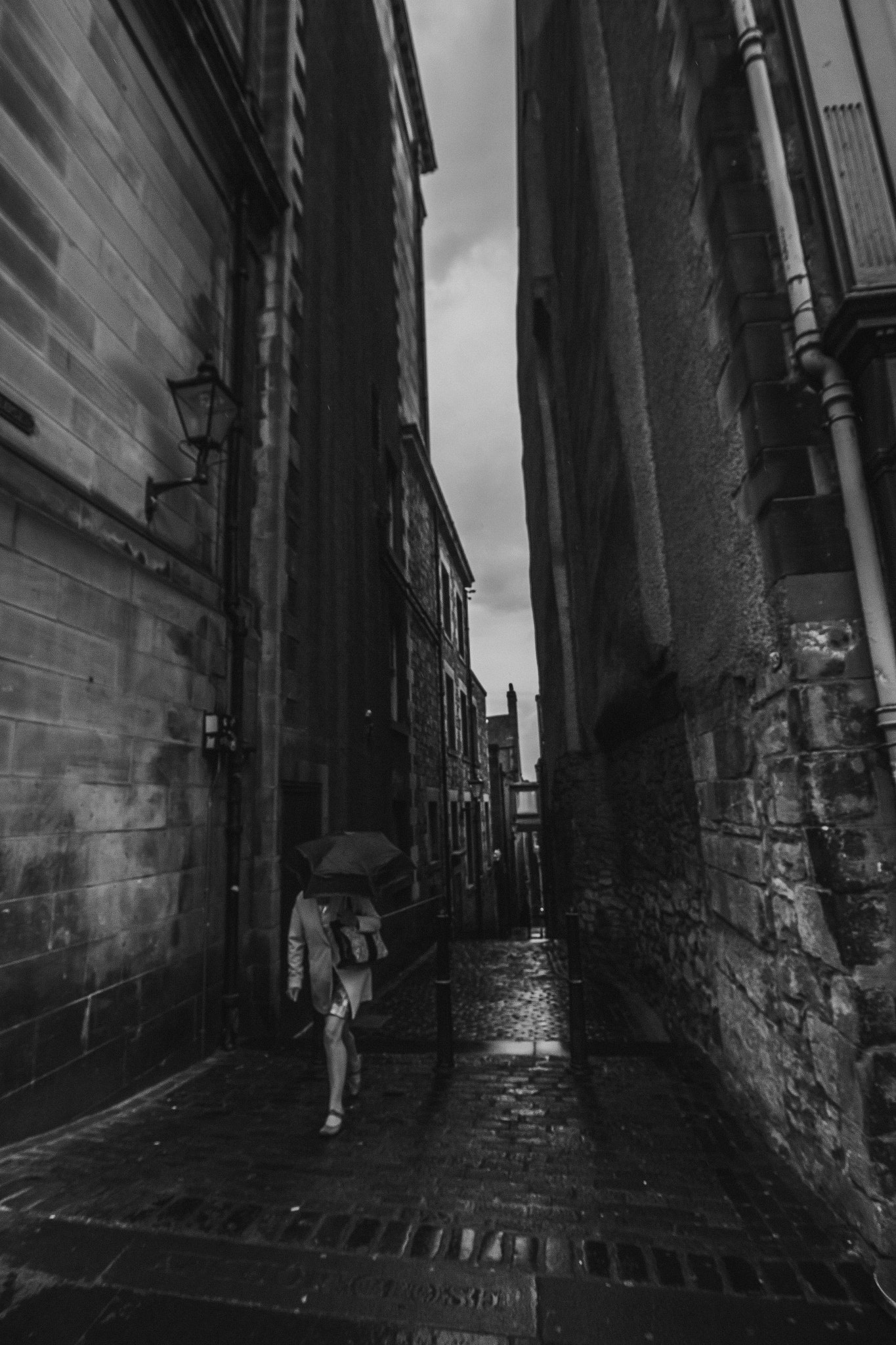 Canon EOS 650D (EOS Rebel T4i / EOS Kiss X6i) sample photo. Edinburgh close photography