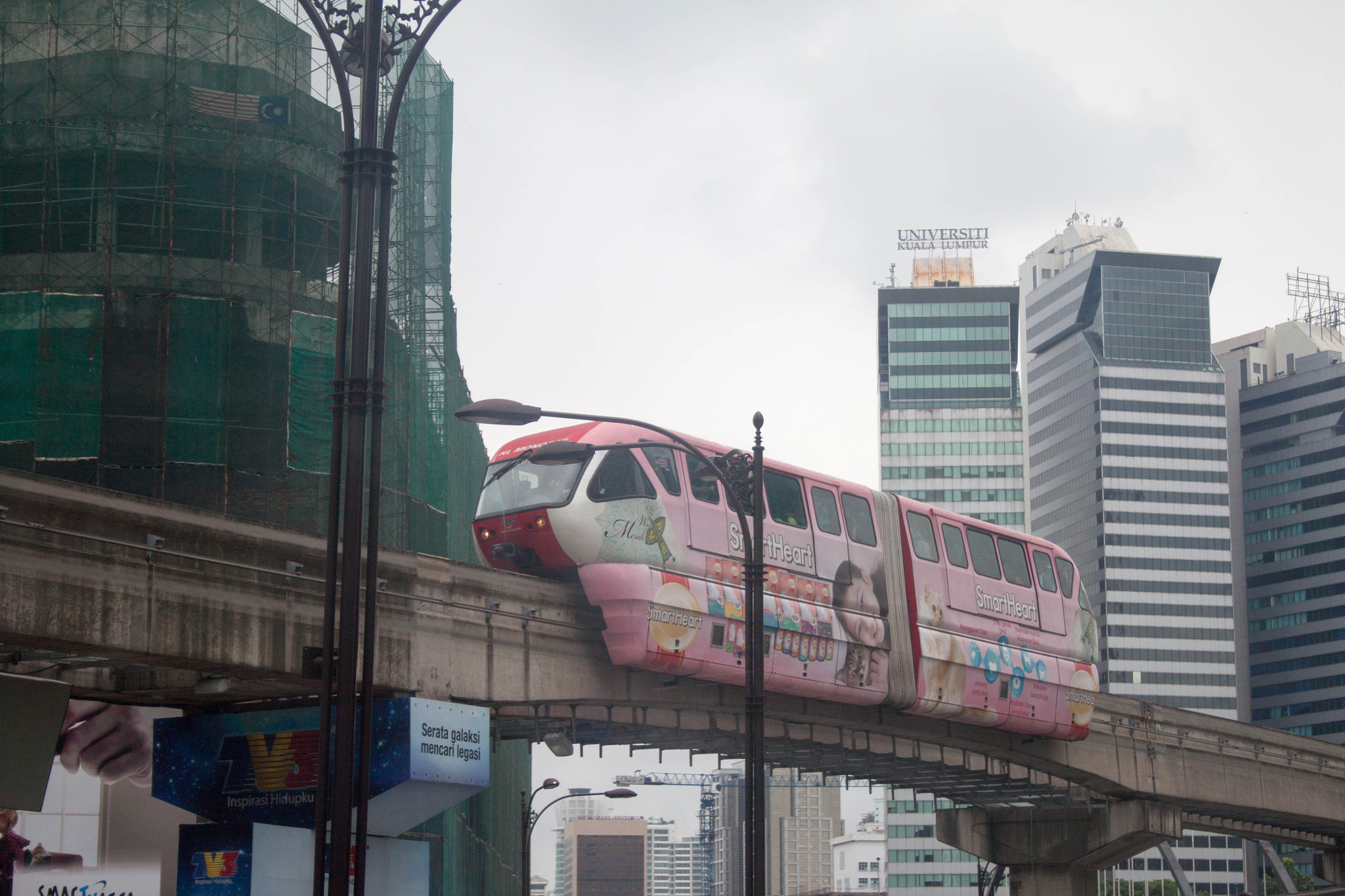 Canon EF 28-135mm F3.5-5.6 IS USM sample photo. Kuala lumpur 1 photography