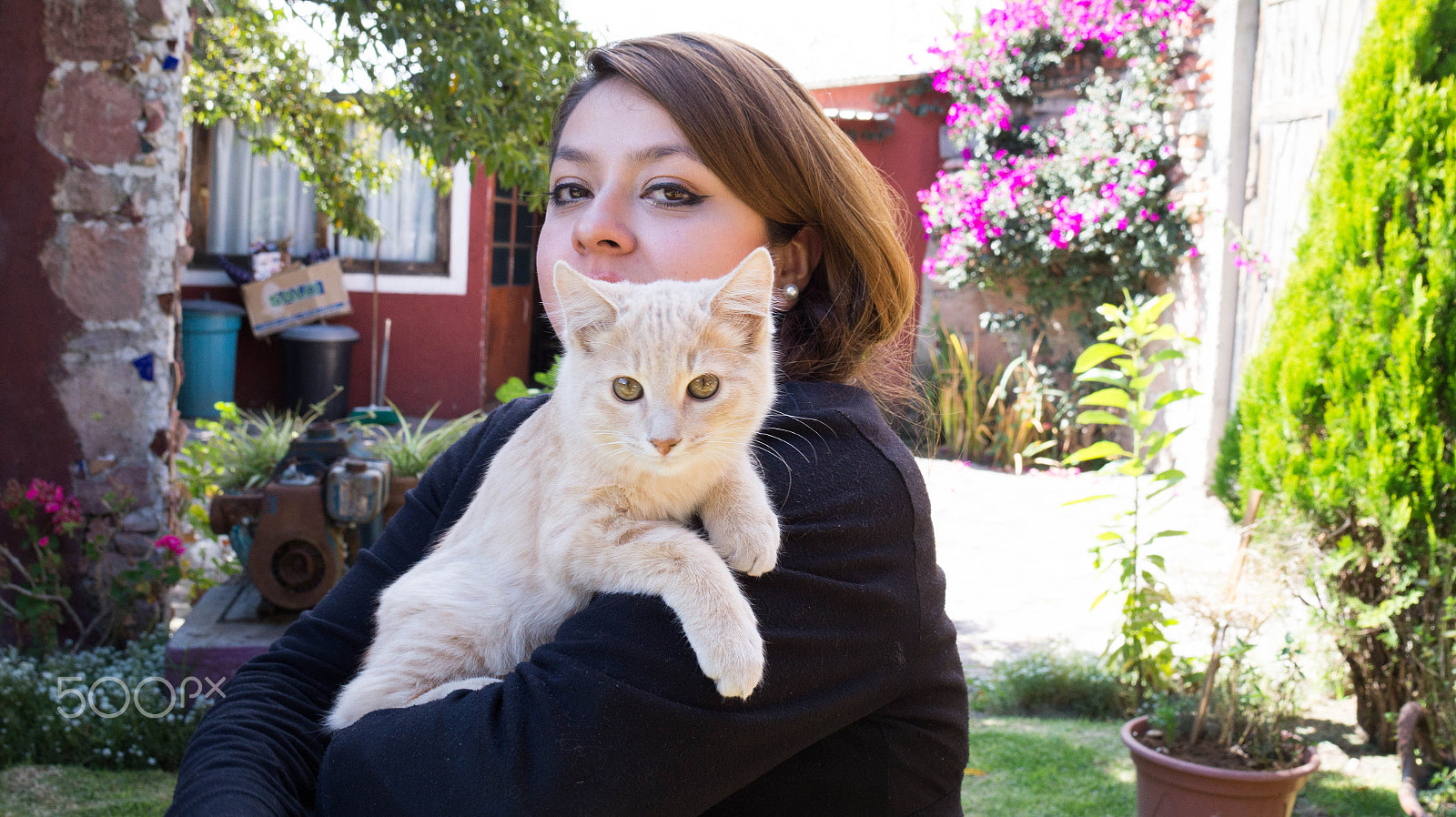 E 18-50mm F4-5.6 sample photo. Marisol and latte photography