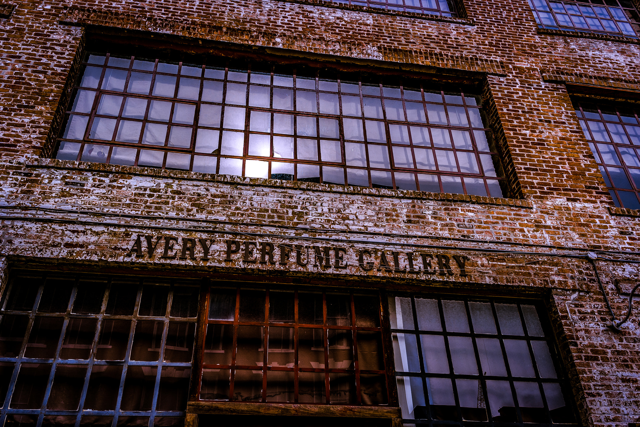 Samsung NX 20-50mm F3.5-5.6 ED sample photo. Avery perfume gallery - new orleans photography
