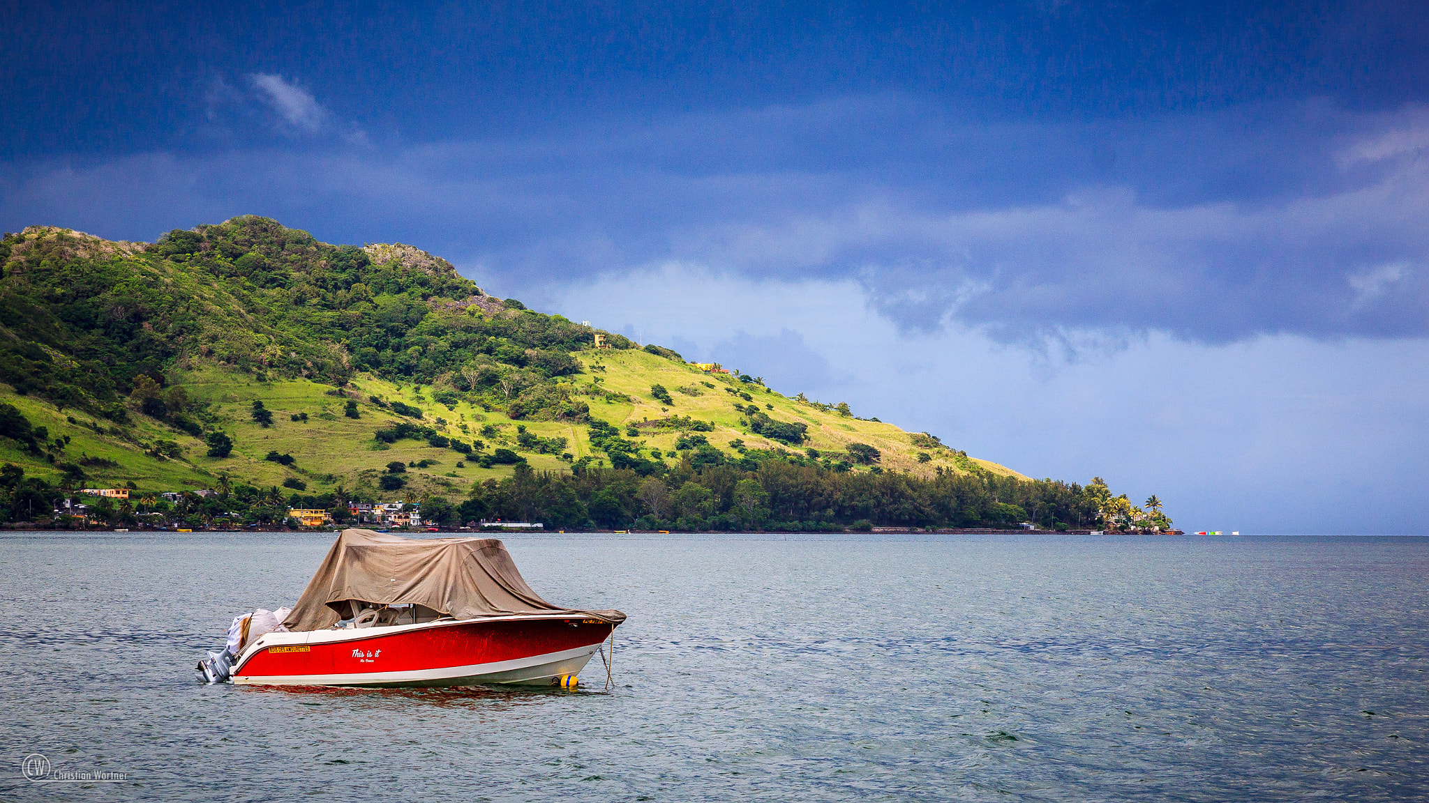 Canon EF-S 17-85mm F4-5.6 IS USM sample photo. Boat photography