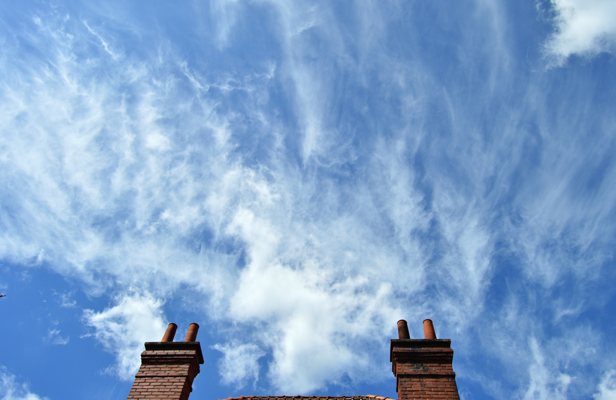 AF Zoom-Nikkor 80-200mm f/4.5-5.6D sample photo. Clouds photography