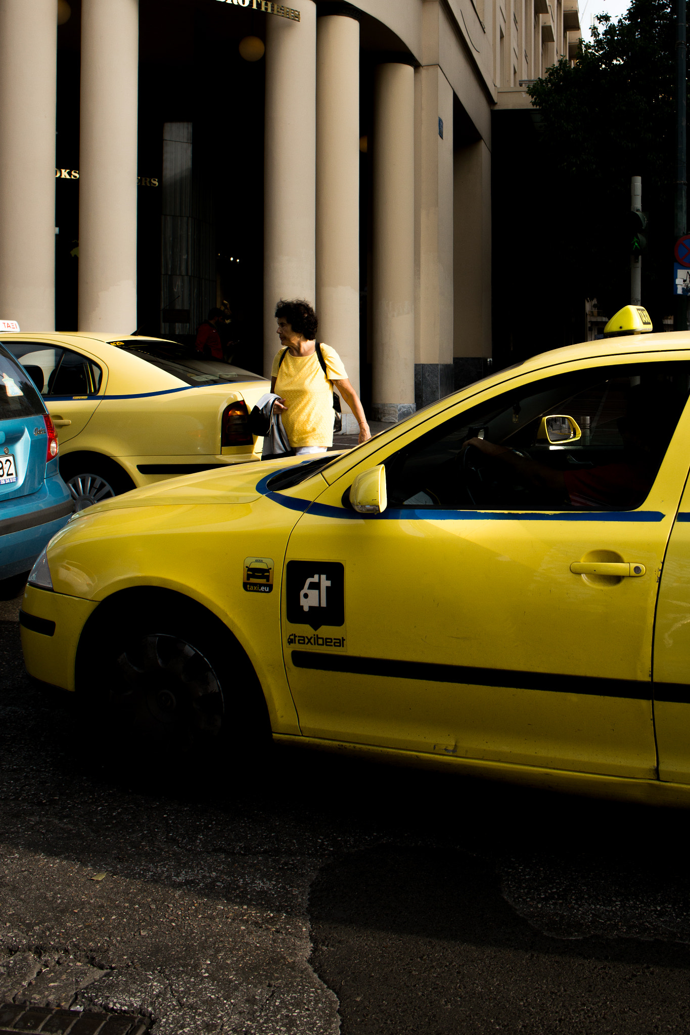 Canon EF 28mm F2.8 IS USM sample photo. Yellow photography